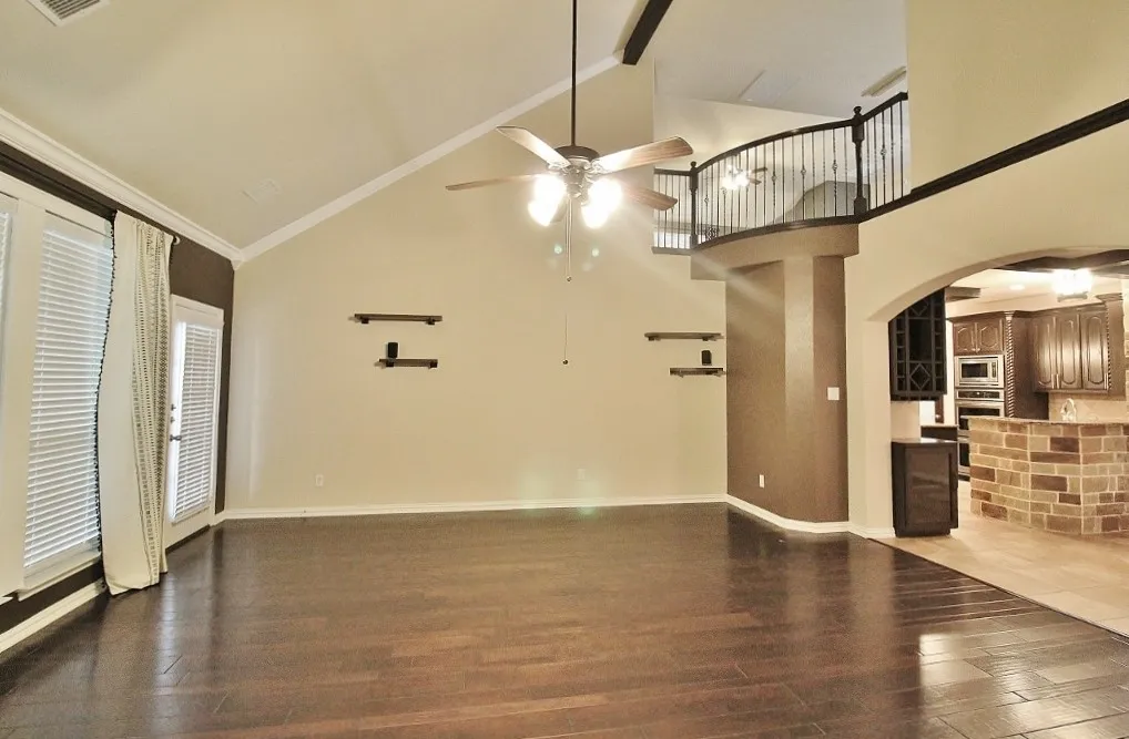 Single Family Residence For Rent in Ellis County , 110 White Oak Lane, Red Oak, Texas 75154, 4 Bedroom, 4 Bathroom, 2 Garage spaces, 3,720 Sqft, built in 2015, mls#21389121, Real Estate Agent in Red Oak, Homes For Rent in Ellis county, Homes For Rent in Red Oak, Realtor in Red Oak Texas, Real Estate Brokerage Independent Realty Texas, Luminita Cordes Realtor