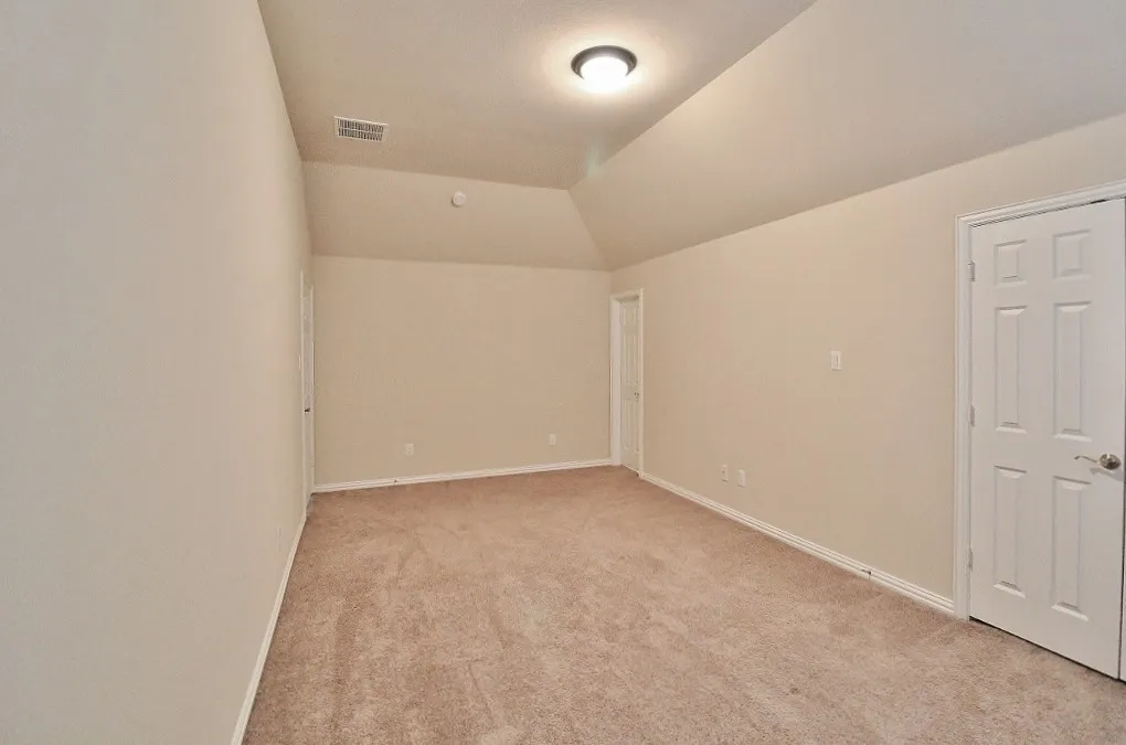 Single Family Residence For Rent in Ellis County , 110 White Oak Lane, Red Oak, Texas 75154, 4 Bedroom, 4 Bathroom, 2 Garage spaces, 3,720 Sqft, built in 2015, mls#21389121, Real Estate Agent in Red Oak, Homes For Rent in Ellis county, Homes For Rent in Red Oak, Realtor in Red Oak Texas, Real Estate Brokerage Independent Realty Texas, Luminita Cordes Realtor