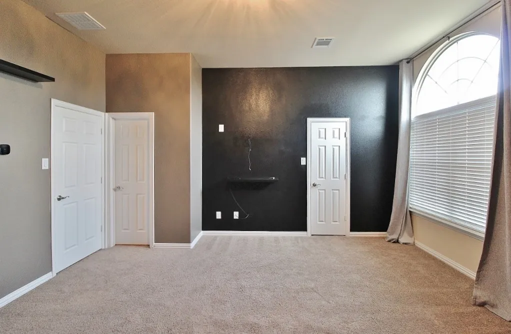 Single Family Residence For Rent in Ellis County , 110 White Oak Lane, Red Oak, Texas 75154, 4 Bedroom, 4 Bathroom, 2 Garage spaces, 3,720 Sqft, built in 2015, mls#21389121, Real Estate Agent in Red Oak, Homes For Rent in Ellis county, Homes For Rent in Red Oak, Realtor in Red Oak Texas, Real Estate Brokerage Independent Realty Texas, Luminita Cordes Realtor