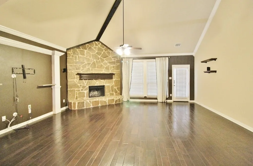 Single Family Residence For Rent in Ellis County , 110 White Oak Lane, Red Oak, Texas 75154, 4 Bedroom, 4 Bathroom, 2 Garage spaces, 3,720 Sqft, built in 2015, mls#21389121, Real Estate Agent in Red Oak, Homes For Rent in Ellis county, Homes For Rent in Red Oak, Realtor in Red Oak Texas, Real Estate Brokerage Independent Realty Texas, Luminita Cordes Realtor