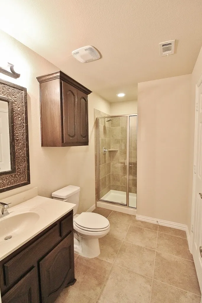 Single Family Residence For Rent in Ellis County , 110 White Oak Lane, Red Oak, Texas 75154, 4 Bedroom, 4 Bathroom, 2 Garage spaces, 3,720 Sqft, built in 2015, mls#21389121, Real Estate Agent in Red Oak, Homes For Rent in Ellis county, Homes For Rent in Red Oak, Realtor in Red Oak Texas, Real Estate Brokerage Independent Realty Texas, Luminita Cordes Realtor