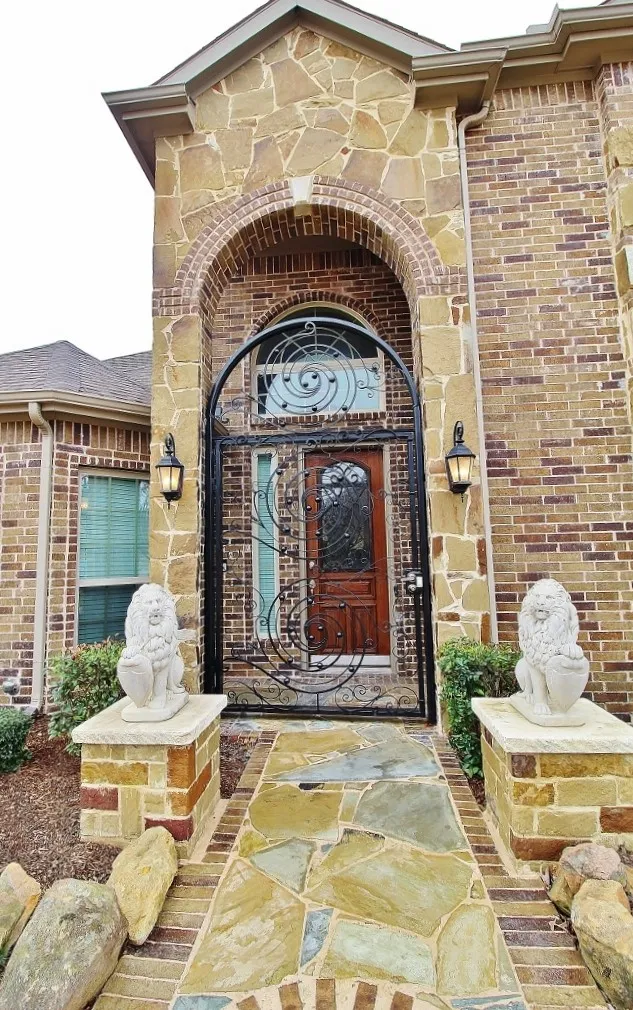 Single Family Residence For Rent in Ellis County , 110 White Oak Lane, Red Oak, Texas 75154, 4 Bedroom, 4 Bathroom, 2 Garage spaces, 3,720 Sqft, built in 2015, mls#21389121, Real Estate Agent in Red Oak, Homes For Rent in Ellis county, Homes For Rent in Red Oak, Realtor in Red Oak Texas, Real Estate Brokerage Independent Realty Texas, Luminita Cordes Realtor