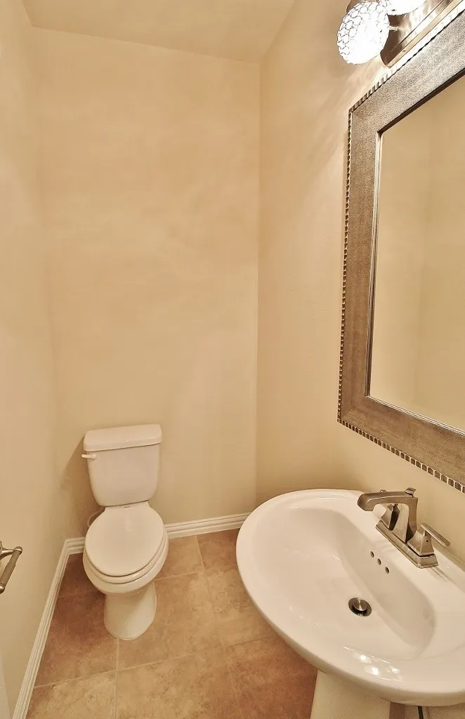 Single Family Residence For Rent in Ellis County , 110 White Oak Lane, Red Oak, Texas 75154, 4 Bedroom, 4 Bathroom, 2 Garage spaces, 3,720 Sqft, built in 2015, mls#21389121, Real Estate Agent in Red Oak, Homes For Rent in Ellis county, Homes For Rent in Red Oak, Realtor in Red Oak Texas, Real Estate Brokerage Independent Realty Texas, Luminita Cordes Realtor