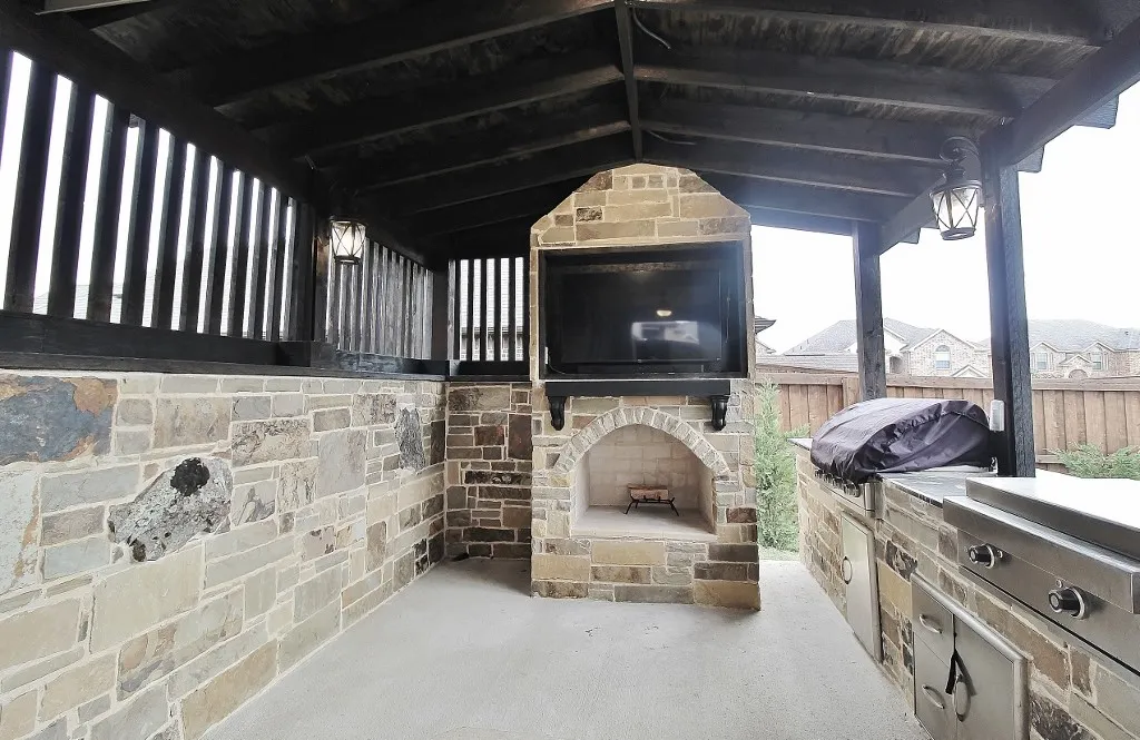 Single Family Residence For Rent in Ellis County , 110 White Oak Lane, Red Oak, Texas 75154, 4 Bedroom, 4 Bathroom, 2 Garage spaces, 3,720 Sqft, built in 2015, mls#21389121, Real Estate Agent in Red Oak, Homes For Rent in Ellis county, Homes For Rent in Red Oak, Realtor in Red Oak Texas, Real Estate Brokerage Independent Realty Texas, Luminita Cordes Realtor