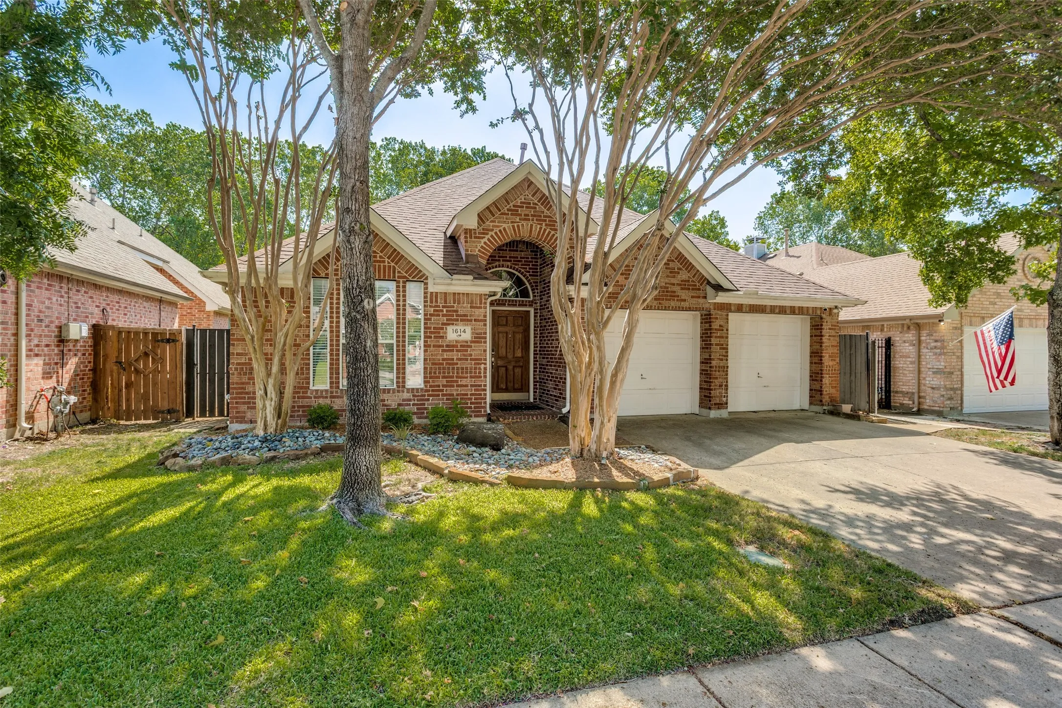 Single Family Residence For Rent in Dallas County , 1614 Audrey Drive, Garland, Texas 75040, 3 Bedroom, 2 Bathroom, 2 Garage spaces, 1,628 Sqft, built in 2002, mls#21388497, Real Estate Agent in Garland, Homes For Rent in Dallas county, Homes For Rent in Garland, Realtor in Garland Texas, Real Estate Brokerage Independent Realty Texas, Luminita Cordes Realtor