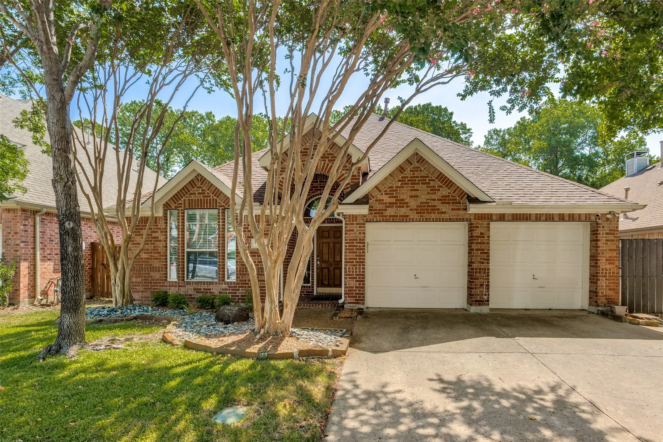 Single Family Residence For Rent in Dallas County , 1614 Audrey Drive, Garland, Texas 75040, 3 Bedroom, 2 Bathroom, 2 Garage spaces, 1,628 Sqft, built in 2002, mls#21388497, Real Estate Agent in Garland, Homes For Rent in Dallas county, Homes For Rent in Garland, Realtor in Garland Texas, Real Estate Brokerage Independent Realty Texas, Luminita Cordes Realtor