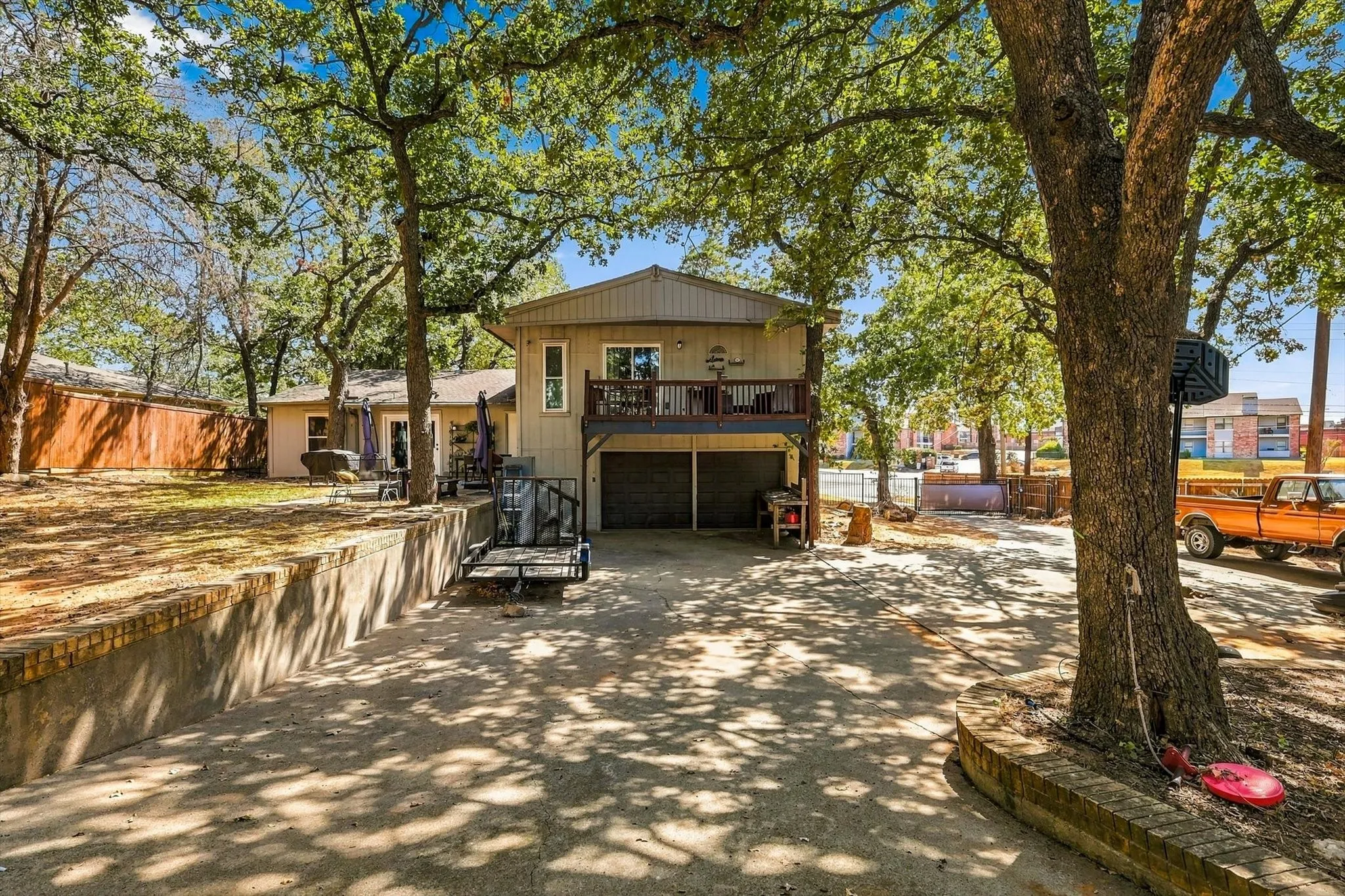 Single Family Residence For Sale in Denton County , 1003 Hopkins Drive, Denton, Texas 76205, 4 Bedroom, 3 Bathroom, 2 Garage spaces, 3,120 Sqft, built in 1970, mls#21388605, Real Estate Agent in Denton, Homes For Sale in Denton county, Homes For Sale in Denton, Realtor in Denton Texas, Real Estate Brokerage Independent Realty Texas, Luminita Cordes Realtor