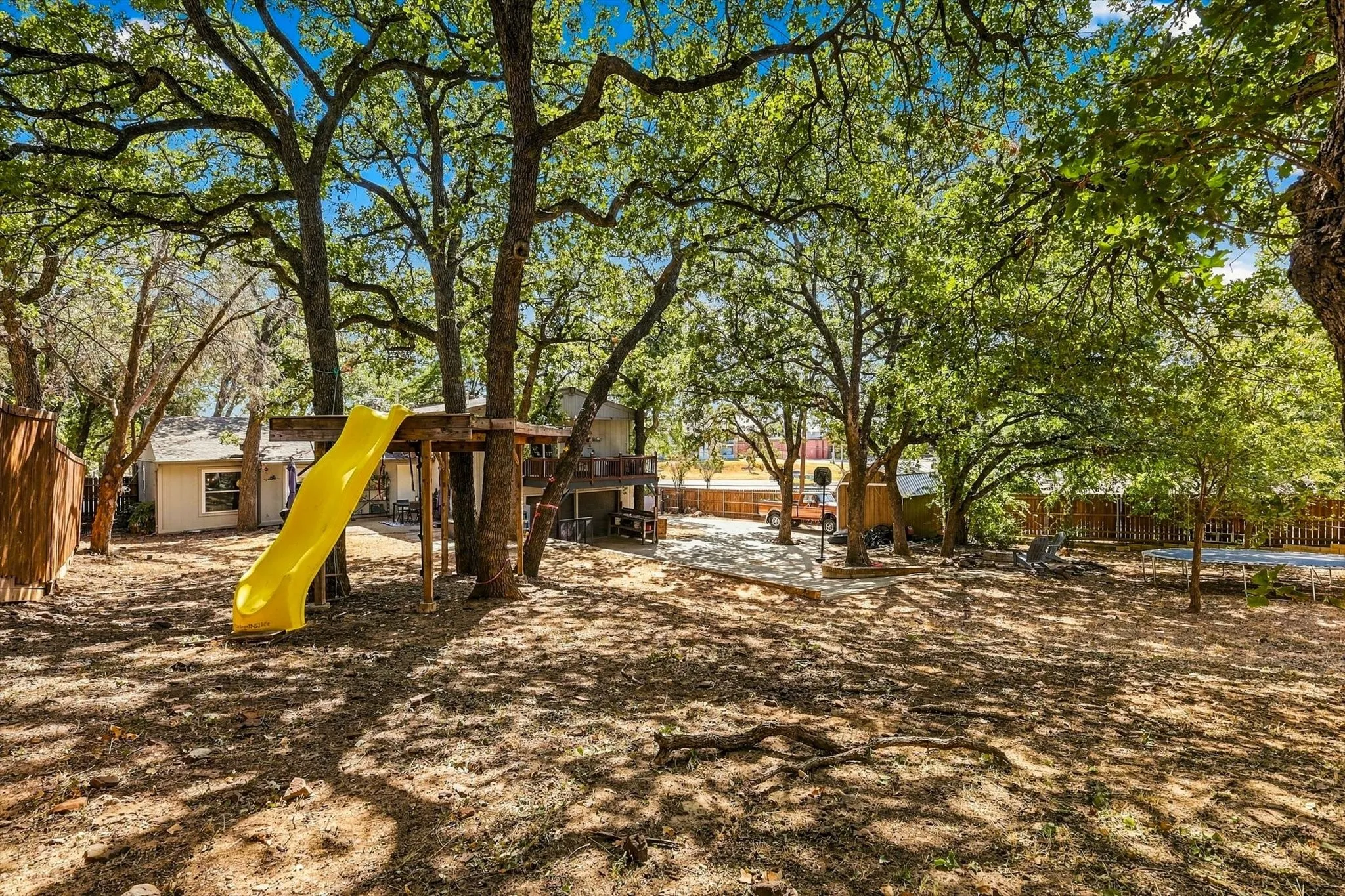 Single Family Residence For Sale in Denton County , 1003 Hopkins Drive, Denton, Texas 76205, 4 Bedroom, 3 Bathroom, 2 Garage spaces, 3,120 Sqft, built in 1970, mls#21388605, Real Estate Agent in Denton, Homes For Sale in Denton county, Homes For Sale in Denton, Realtor in Denton Texas, Real Estate Brokerage Independent Realty Texas, Luminita Cordes Realtor