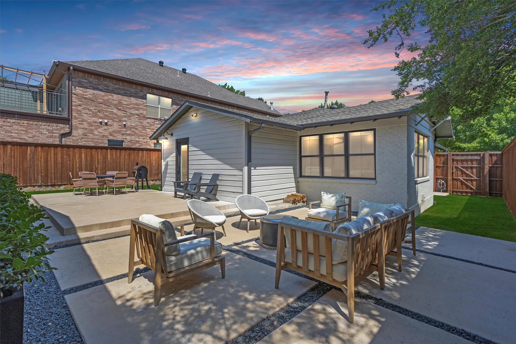 Single Family Residence For Sale in Tarrant County , 4609 El Campo Avenue, Fort Worth, Texas 76107, 3 Bedroom, 2 Bathroom, 2 Garage spaces, 1,628 Sqft, built in 1930, mls#21388382, Real Estate Agent in Fort Worth, Homes For Sale in Tarrant county, Homes For Sale in Fort Worth, Realtor in Fort Worth Texas, Real Estate Brokerage Independent Realty Texas, Luminita Cordes Realtor