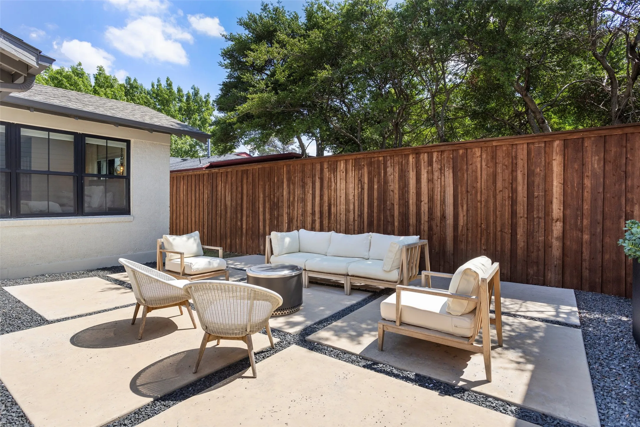 Single Family Residence For Sale in Tarrant County , 4609 El Campo Avenue, Fort Worth, Texas 76107, 3 Bedroom, 2 Bathroom, 2 Garage spaces, 1,628 Sqft, built in 1930, mls#21388382, Real Estate Agent in Fort Worth, Homes For Sale in Tarrant county, Homes For Sale in Fort Worth, Realtor in Fort Worth Texas, Real Estate Brokerage Independent Realty Texas, Luminita Cordes Realtor