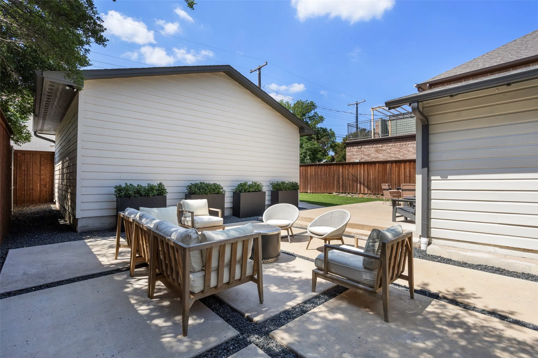 Single Family Residence For Sale in Tarrant County , 4609 El Campo Avenue, Fort Worth, Texas 76107, 3 Bedroom, 2 Bathroom, 2 Garage spaces, 1,628 Sqft, built in 1930, mls#21388382, Real Estate Agent in Fort Worth, Homes For Sale in Tarrant county, Homes For Sale in Fort Worth, Realtor in Fort Worth Texas, Real Estate Brokerage Independent Realty Texas, Luminita Cordes Realtor