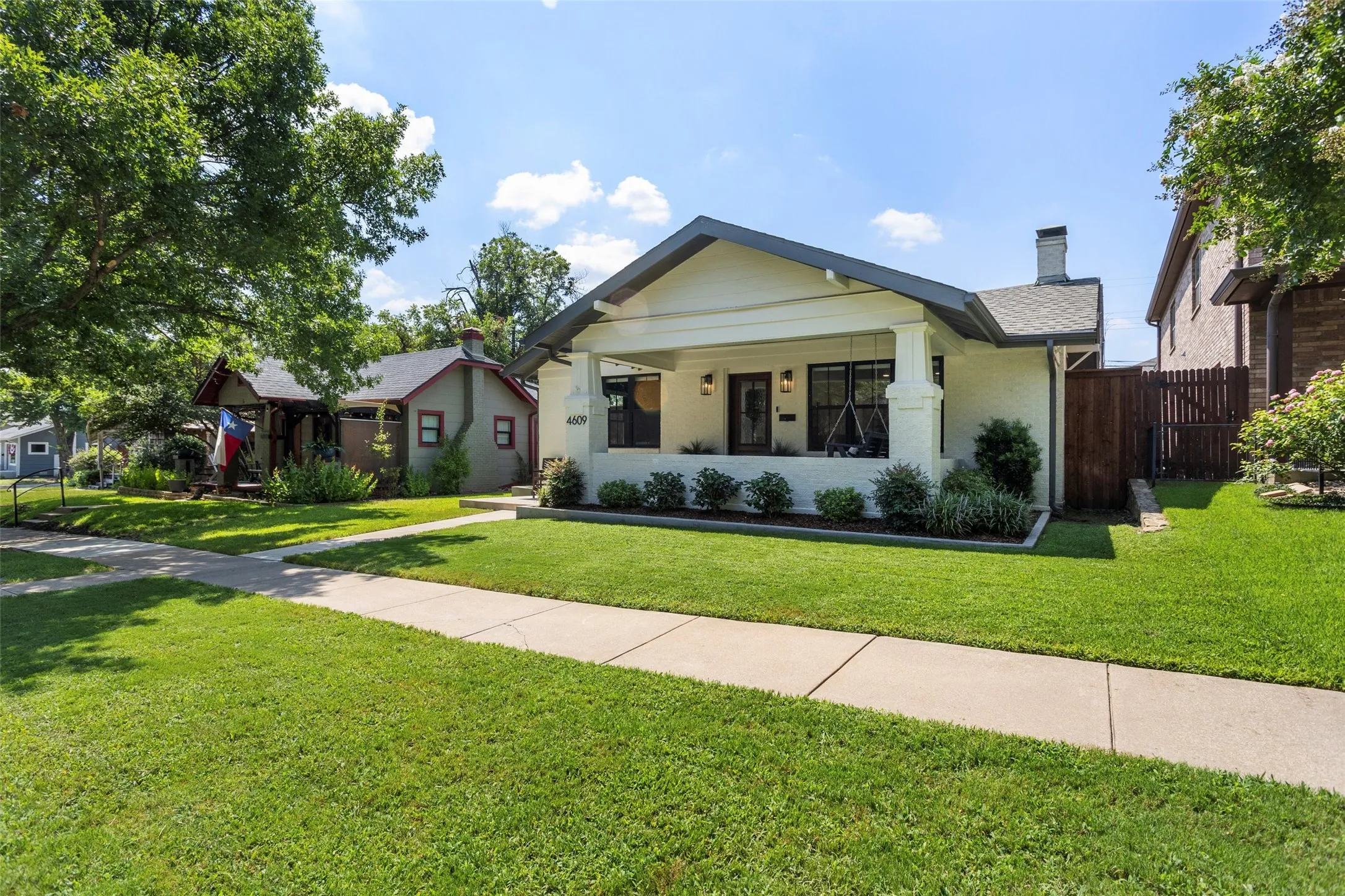 Single Family Residence For Sale in Tarrant County , 4609 El Campo Avenue, Fort Worth, Texas 76107, 3 Bedroom, 2 Bathroom, 2 Garage spaces, 1,628 Sqft, built in 1930, mls#21388382, Real Estate Agent in Fort Worth, Homes For Sale in Tarrant county, Homes For Sale in Fort Worth, Realtor in Fort Worth Texas, Real Estate Brokerage Independent Realty Texas, Luminita Cordes Realtor