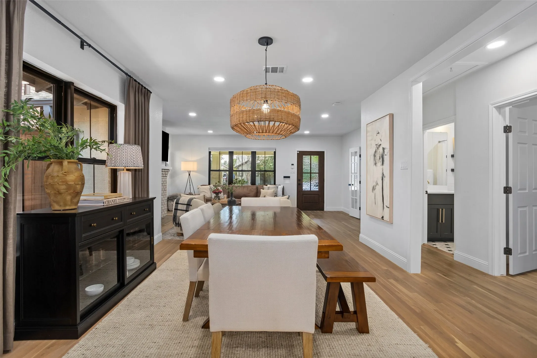 Single Family Residence For Sale in Tarrant County , 4609 El Campo Avenue, Fort Worth, Texas 76107, 3 Bedroom, 2 Bathroom, 2 Garage spaces, 1,628 Sqft, built in 1930, mls#21388382, Real Estate Agent in Fort Worth, Homes For Sale in Tarrant county, Homes For Sale in Fort Worth, Realtor in Fort Worth Texas, Real Estate Brokerage Independent Realty Texas, Luminita Cordes Realtor