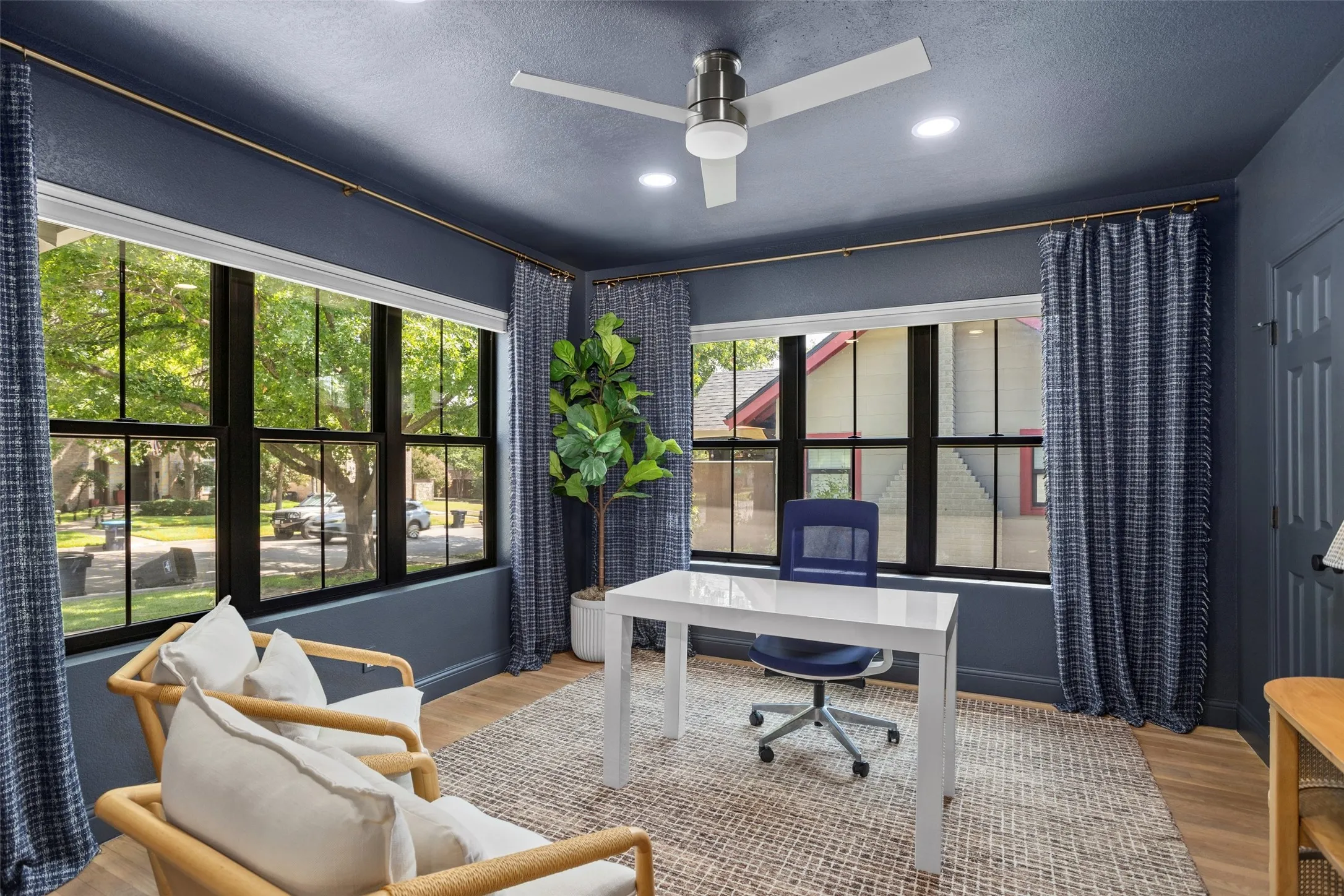 Single Family Residence For Sale in Tarrant County , 4609 El Campo Avenue, Fort Worth, Texas 76107, 3 Bedroom, 2 Bathroom, 2 Garage spaces, 1,628 Sqft, built in 1930, mls#21388382, Real Estate Agent in Fort Worth, Homes For Sale in Tarrant county, Homes For Sale in Fort Worth, Realtor in Fort Worth Texas, Real Estate Brokerage Independent Realty Texas, Luminita Cordes Realtor