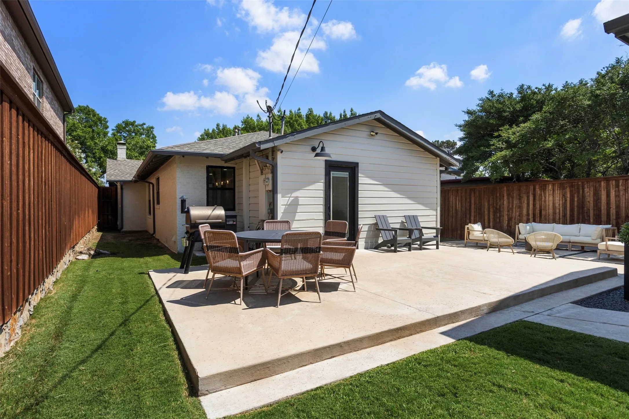 Single Family Residence For Sale in Tarrant County , 4609 El Campo Avenue, Fort Worth, Texas 76107, 3 Bedroom, 2 Bathroom, 2 Garage spaces, 1,628 Sqft, built in 1930, mls#21388382, Real Estate Agent in Fort Worth, Homes For Sale in Tarrant county, Homes For Sale in Fort Worth, Realtor in Fort Worth Texas, Real Estate Brokerage Independent Realty Texas, Luminita Cordes Realtor