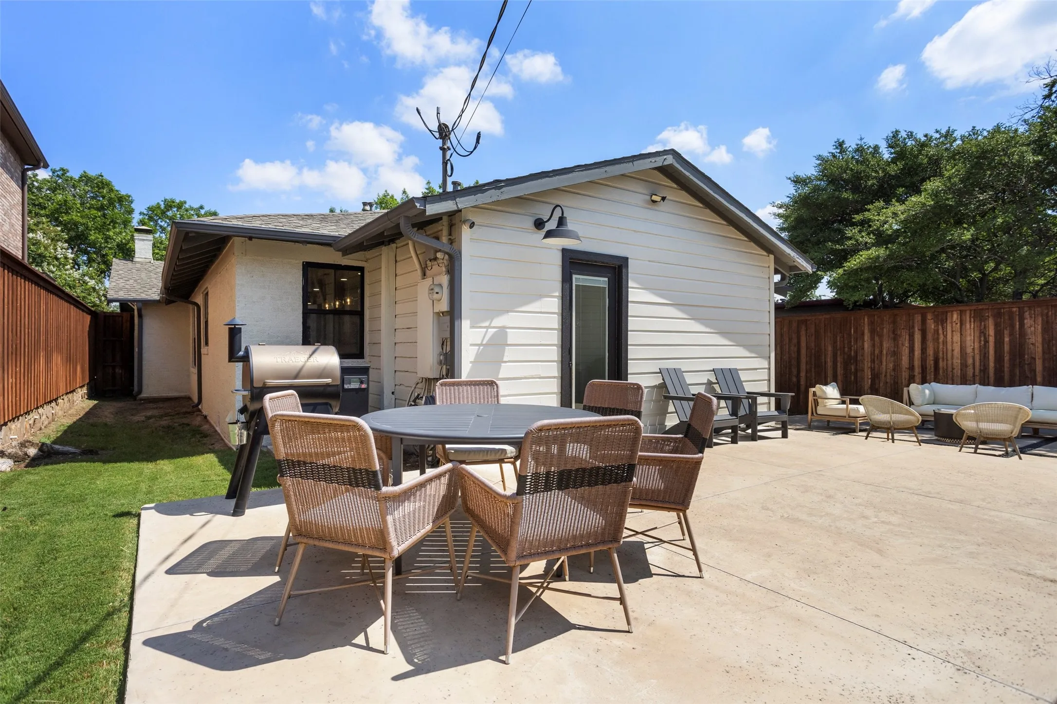 Single Family Residence For Sale in Tarrant County , 4609 El Campo Avenue, Fort Worth, Texas 76107, 3 Bedroom, 2 Bathroom, 2 Garage spaces, 1,628 Sqft, built in 1930, mls#21388382, Real Estate Agent in Fort Worth, Homes For Sale in Tarrant county, Homes For Sale in Fort Worth, Realtor in Fort Worth Texas, Real Estate Brokerage Independent Realty Texas, Luminita Cordes Realtor