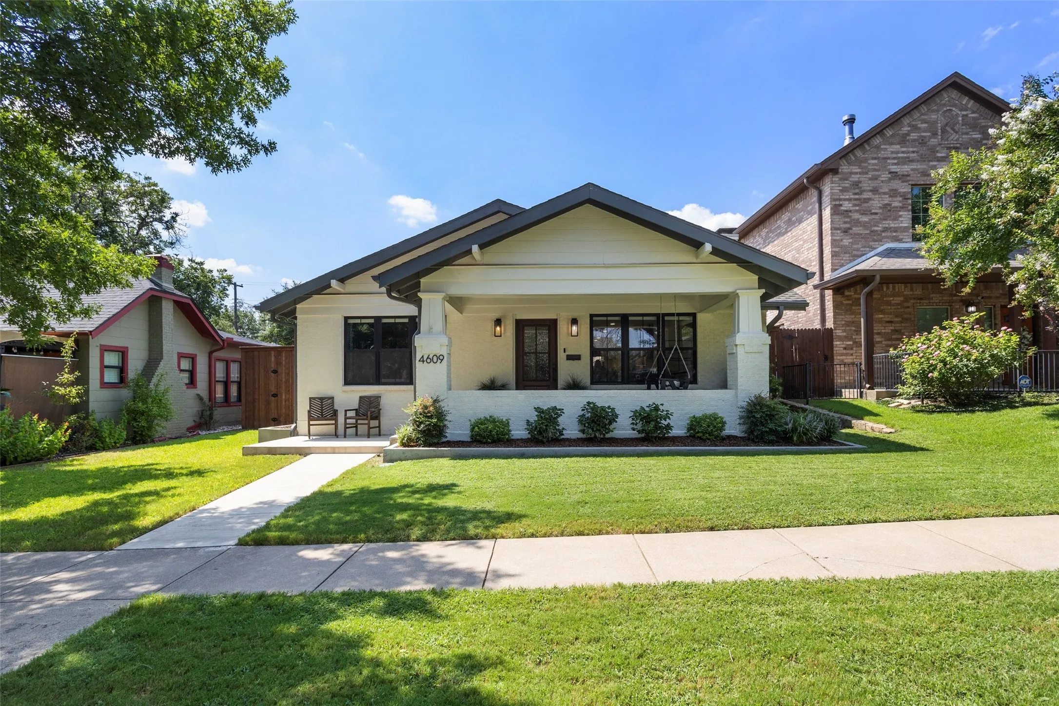 Single Family Residence For Sale in Tarrant County , 4609 El Campo Avenue, Fort Worth, Texas 76107, 3 Bedroom, 2 Bathroom, 2 Garage spaces, 1,628 Sqft, built in 1930, mls#21388382, Real Estate Agent in Fort Worth, Homes For Sale in Tarrant county, Homes For Sale in Fort Worth, Realtor in Fort Worth Texas, Real Estate Brokerage Independent Realty Texas, Luminita Cordes Realtor
