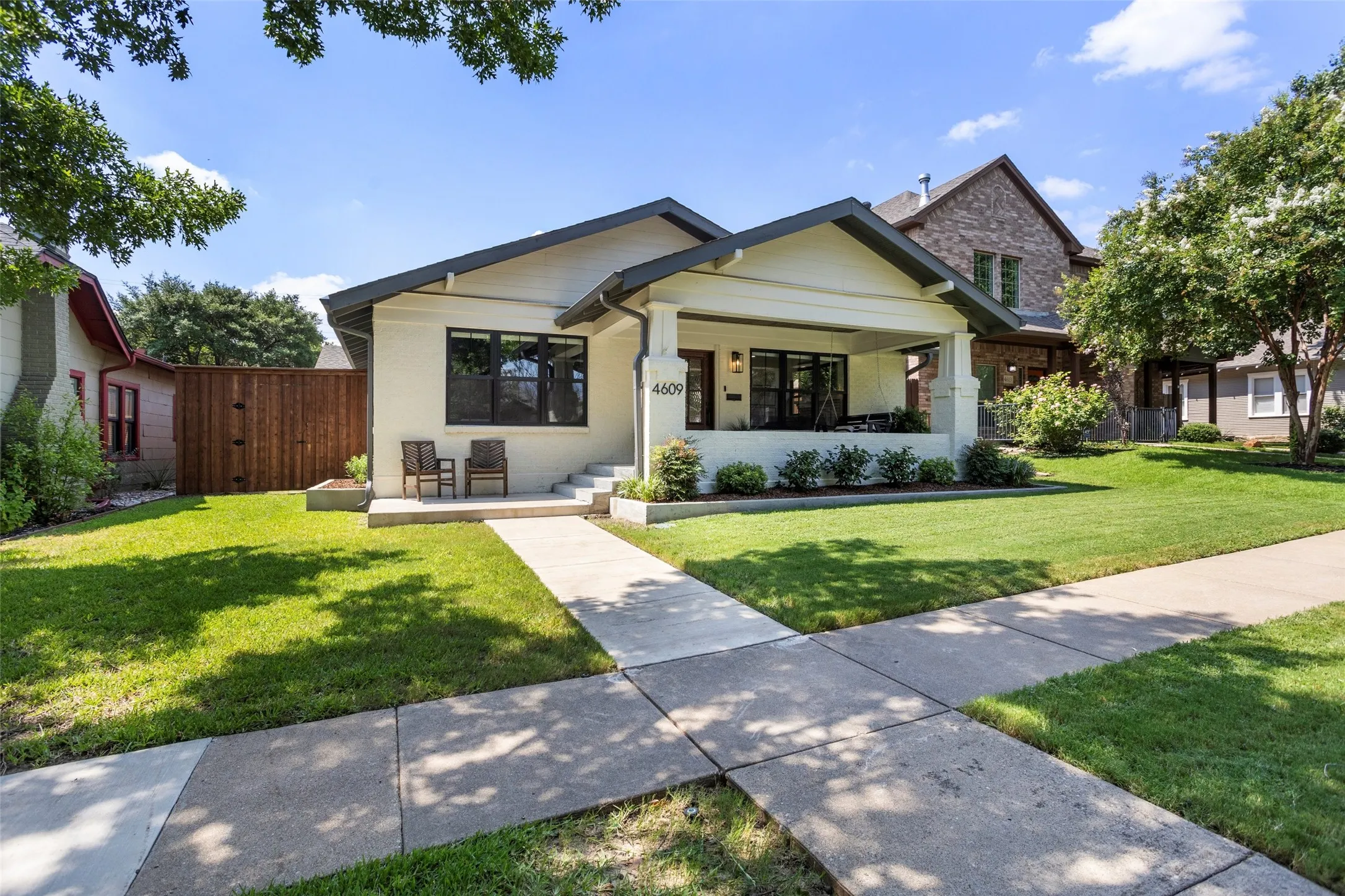Single Family Residence For Sale in Tarrant County , 4609 El Campo Avenue, Fort Worth, Texas 76107, 3 Bedroom, 2 Bathroom, 2 Garage spaces, 1,628 Sqft, built in 1930, mls#21388382, Real Estate Agent in Fort Worth, Homes For Sale in Tarrant county, Homes For Sale in Fort Worth, Realtor in Fort Worth Texas, Real Estate Brokerage Independent Realty Texas, Luminita Cordes Realtor
