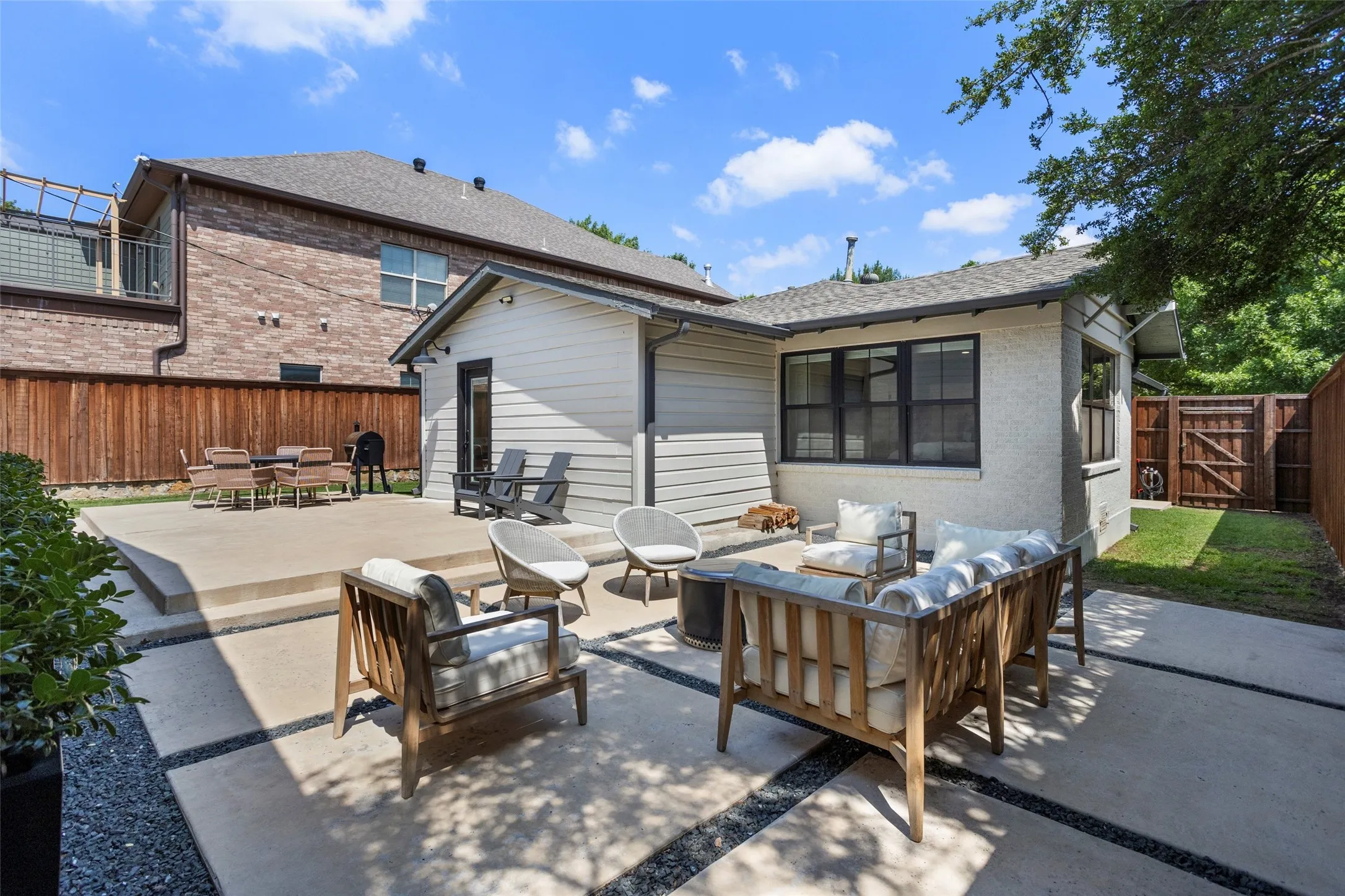 Single Family Residence For Sale in Tarrant County , 4609 El Campo Avenue, Fort Worth, Texas 76107, 3 Bedroom, 2 Bathroom, 2 Garage spaces, 1,628 Sqft, built in 1930, mls#21388382, Real Estate Agent in Fort Worth, Homes For Sale in Tarrant county, Homes For Sale in Fort Worth, Realtor in Fort Worth Texas, Real Estate Brokerage Independent Realty Texas, Luminita Cordes Realtor