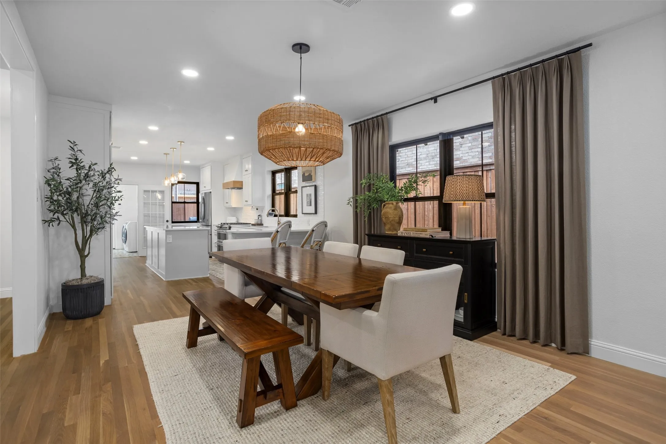 Single Family Residence For Sale in Tarrant County , 4609 El Campo Avenue, Fort Worth, Texas 76107, 3 Bedroom, 2 Bathroom, 2 Garage spaces, 1,628 Sqft, built in 1930, mls#21388382, Real Estate Agent in Fort Worth, Homes For Sale in Tarrant county, Homes For Sale in Fort Worth, Realtor in Fort Worth Texas, Real Estate Brokerage Independent Realty Texas, Luminita Cordes Realtor