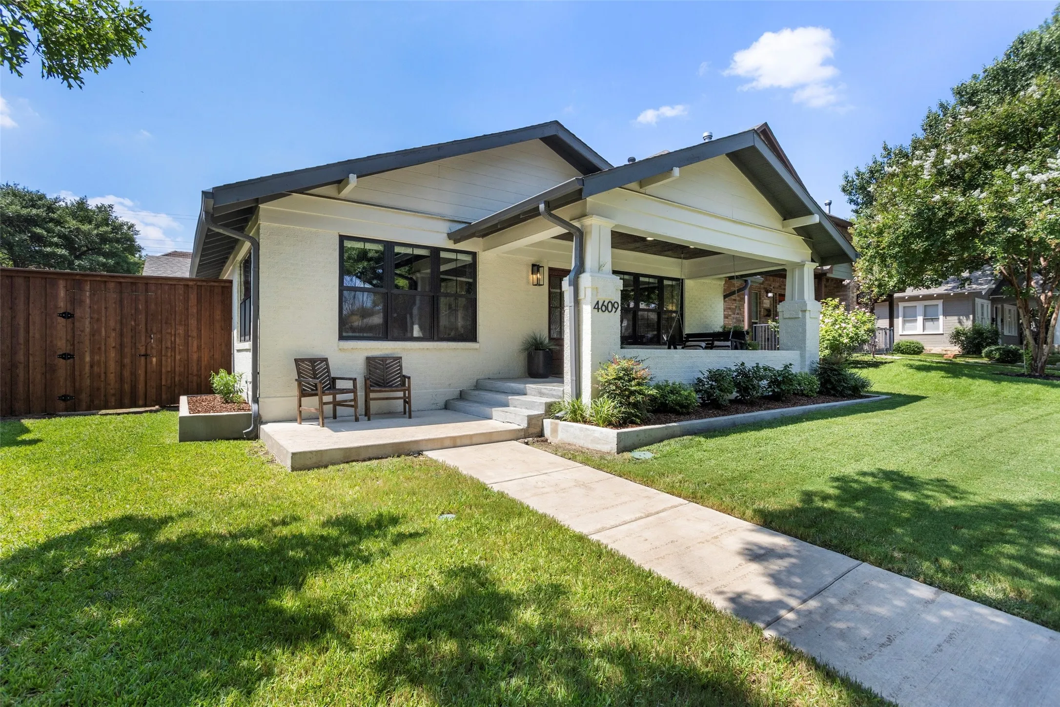 Single Family Residence For Sale in Tarrant County , 4609 El Campo Avenue, Fort Worth, Texas 76107, 3 Bedroom, 2 Bathroom, 2 Garage spaces, 1,628 Sqft, built in 1930, mls#21388382, Real Estate Agent in Fort Worth, Homes For Sale in Tarrant county, Homes For Sale in Fort Worth, Realtor in Fort Worth Texas, Real Estate Brokerage Independent Realty Texas, Luminita Cordes Realtor