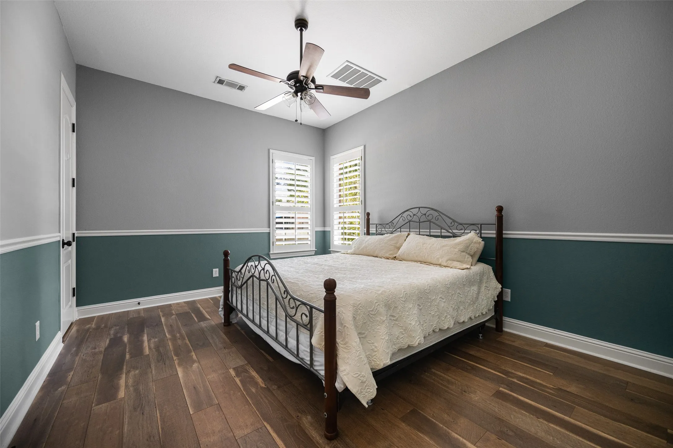 Single Family Residence For Sale in Collin County , 5801 Bracknell Drive, Parker, Texas 75002, 5 Bedroom, 4 Bathroom, 3 Garage spaces, 4,007 Sqft, built in 2003, mls#21388250, Real Estate Agent in Parker, Homes For Sale in Collin county, Homes For Sale in Parker, Realtor in Parker Texas, Real Estate Brokerage Independent Realty Texas, Luminita Cordes Realtor