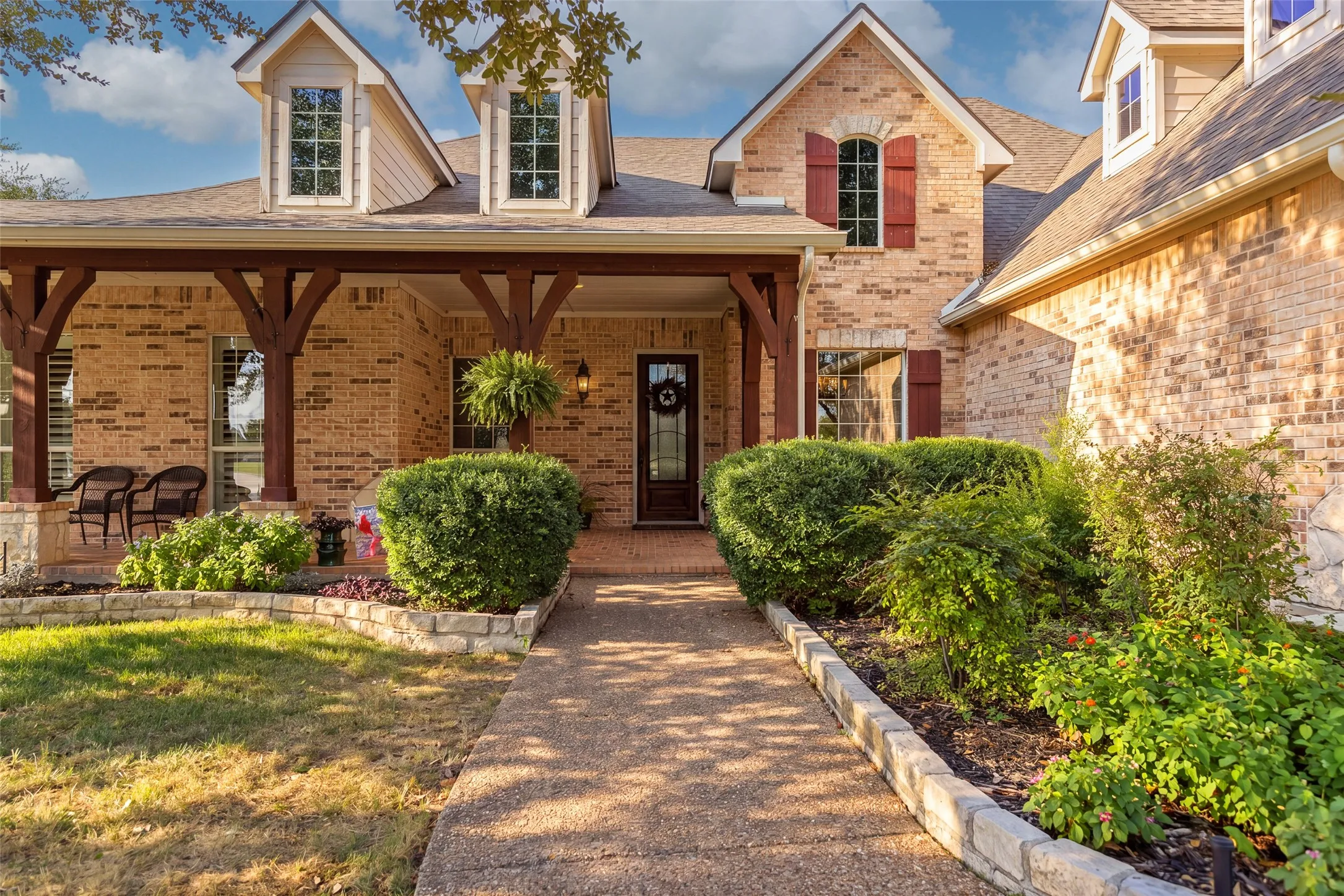 Single Family Residence For Sale in Collin County , 5801 Bracknell Drive, Parker, Texas 75002, 5 Bedroom, 4 Bathroom, 3 Garage spaces, 4,007 Sqft, built in 2003, mls#21388250, Real Estate Agent in Parker, Homes For Sale in Collin county, Homes For Sale in Parker, Realtor in Parker Texas, Real Estate Brokerage Independent Realty Texas, Luminita Cordes Realtor