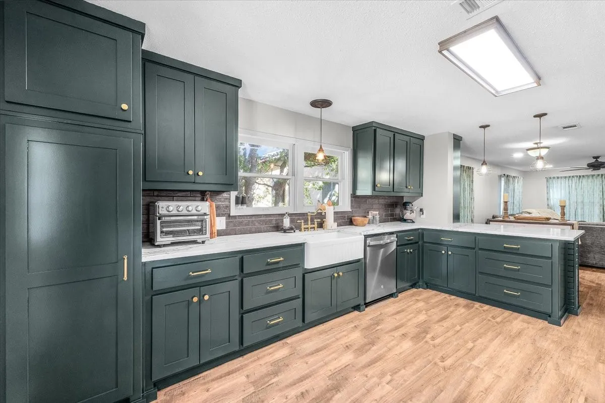 Single Family Residence For Sale in Parker County , 1309 N Elm Street, Weatherford, Texas 76086, 2 Bedroom, 1 Bathroom, Garage spaces, 1,102 Sqft, built in 0, mls#21388301, Real Estate Agent in Weatherford, Homes For Sale in Parker county, Homes For Sale in Weatherford, Realtor in Weatherford Texas, Real Estate Brokerage Independent Realty Texas, Luminita Cordes Realtor