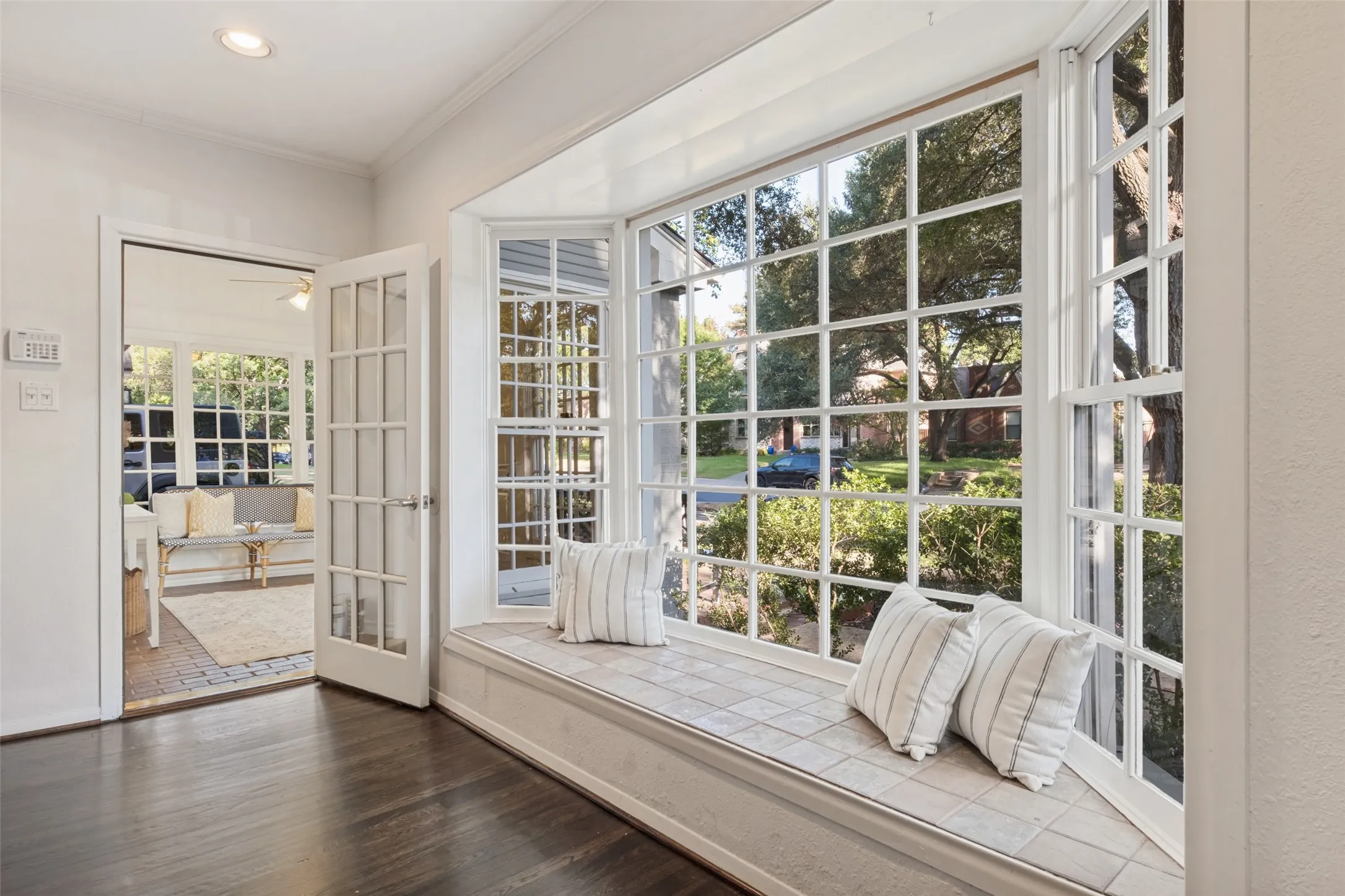 Single Family Residence For Sale in Dallas County , 5838 Morningside Avenue, Dallas, Texas 75206, 3 Bedroom, 2 Bathroom, Garage spaces, 2,168 Sqft, built in 1924, mls#21389120, Real Estate Agent in Dallas, Homes For Sale in Dallas county, Homes For Sale in Dallas, Realtor in Dallas Texas, Real Estate Brokerage Independent Realty Texas, Luminita Cordes Realtor