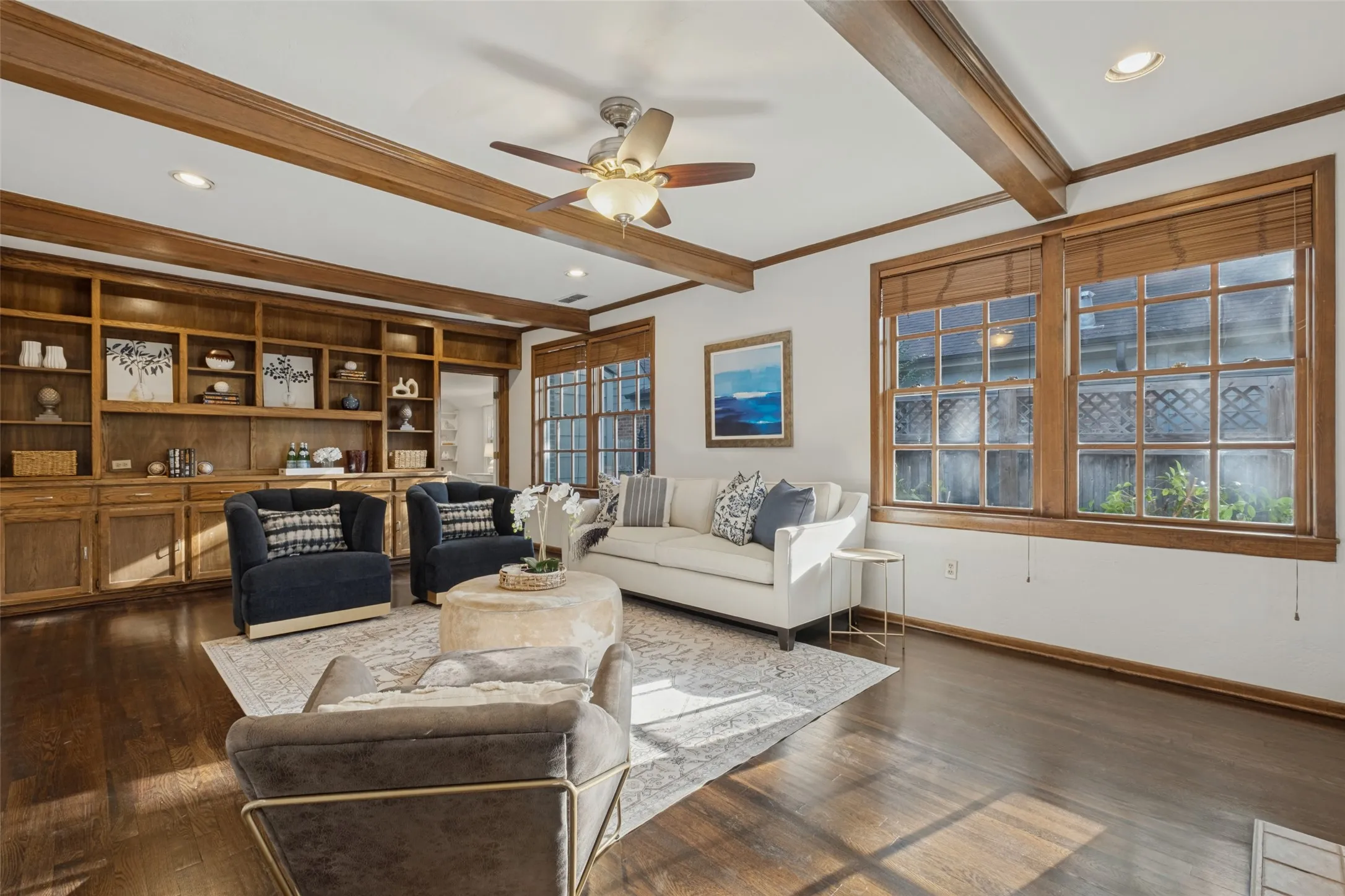 Single Family Residence For Sale in Dallas County , 5838 Morningside Avenue, Dallas, Texas 75206, 3 Bedroom, 2 Bathroom, Garage spaces, 2,168 Sqft, built in 1924, mls#21389120, Real Estate Agent in Dallas, Homes For Sale in Dallas county, Homes For Sale in Dallas, Realtor in Dallas Texas, Real Estate Brokerage Independent Realty Texas, Luminita Cordes Realtor