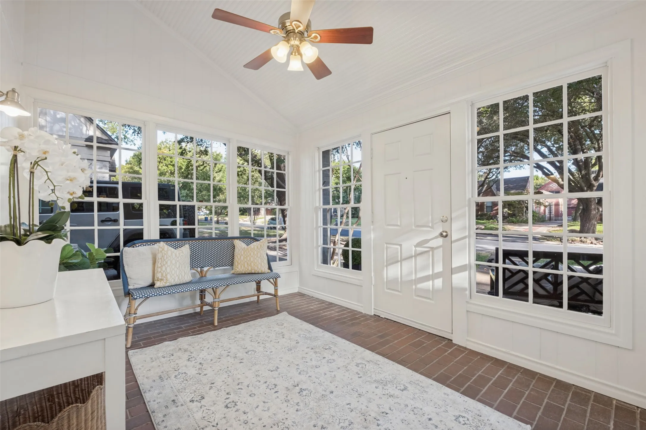 Single Family Residence For Sale in Dallas County , 5838 Morningside Avenue, Dallas, Texas 75206, 3 Bedroom, 2 Bathroom, Garage spaces, 2,168 Sqft, built in 1924, mls#21389120, Real Estate Agent in Dallas, Homes For Sale in Dallas county, Homes For Sale in Dallas, Realtor in Dallas Texas, Real Estate Brokerage Independent Realty Texas, Luminita Cordes Realtor