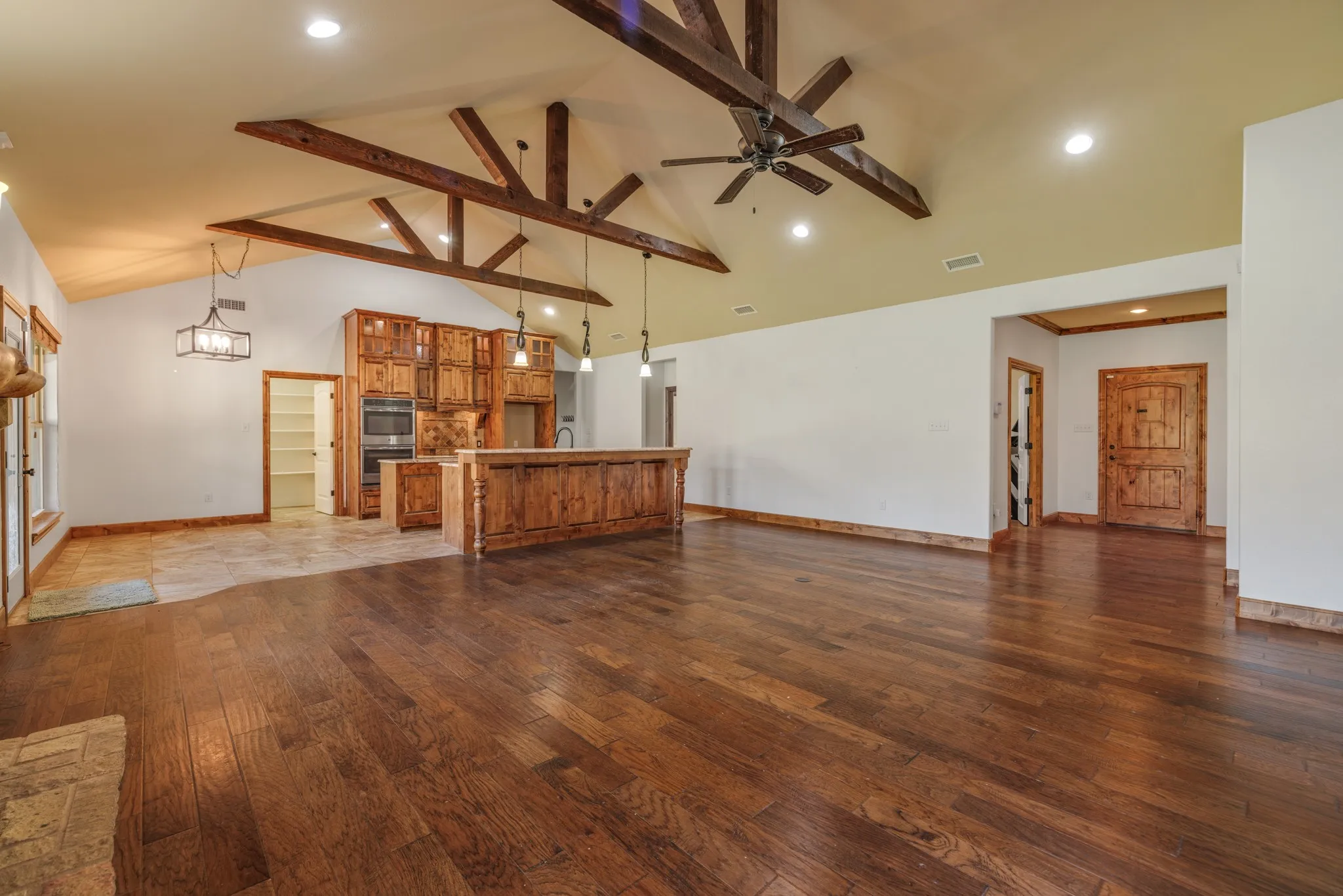 Single Family Residence For Sale in Taylor County , 181 Cougar Run, Tuscola, Texas 79562, 5 Bedroom, 3 Bathroom, 3 Garage spaces, 2,543 Sqft, built in 2014, mls#21388554, Real Estate Agent in Tuscola, Homes For Sale in Taylor county, Homes For Sale in Tuscola, Realtor in Tuscola Texas, Real Estate Brokerage Independent Realty Texas, Luminita Cordes Realtor
