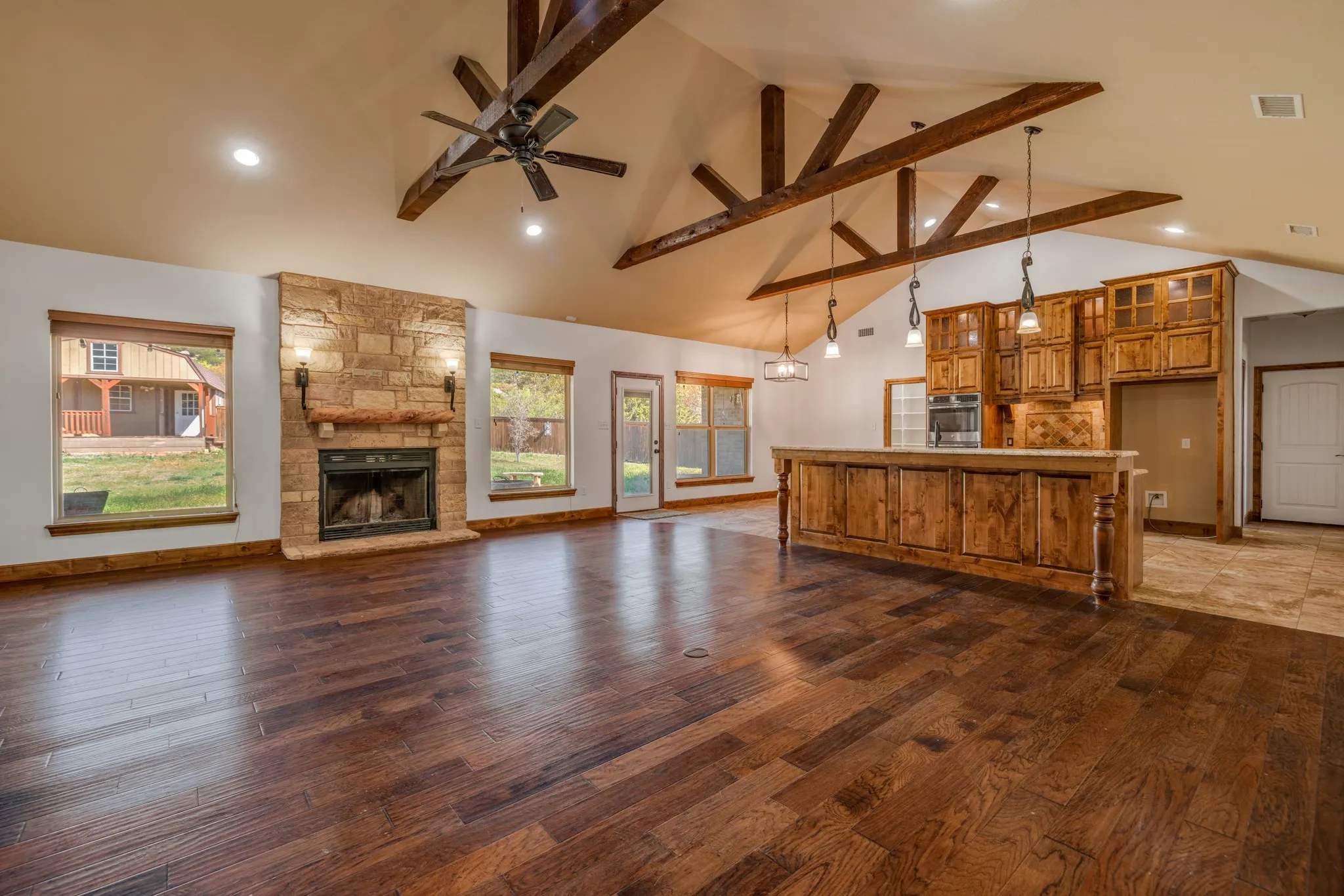 Single Family Residence For Sale in Taylor County , 181 Cougar Run, Tuscola, Texas 79562, 5 Bedroom, 3 Bathroom, 3 Garage spaces, 2,543 Sqft, built in 2014, mls#21388554, Real Estate Agent in Tuscola, Homes For Sale in Taylor county, Homes For Sale in Tuscola, Realtor in Tuscola Texas, Real Estate Brokerage Independent Realty Texas, Luminita Cordes Realtor
