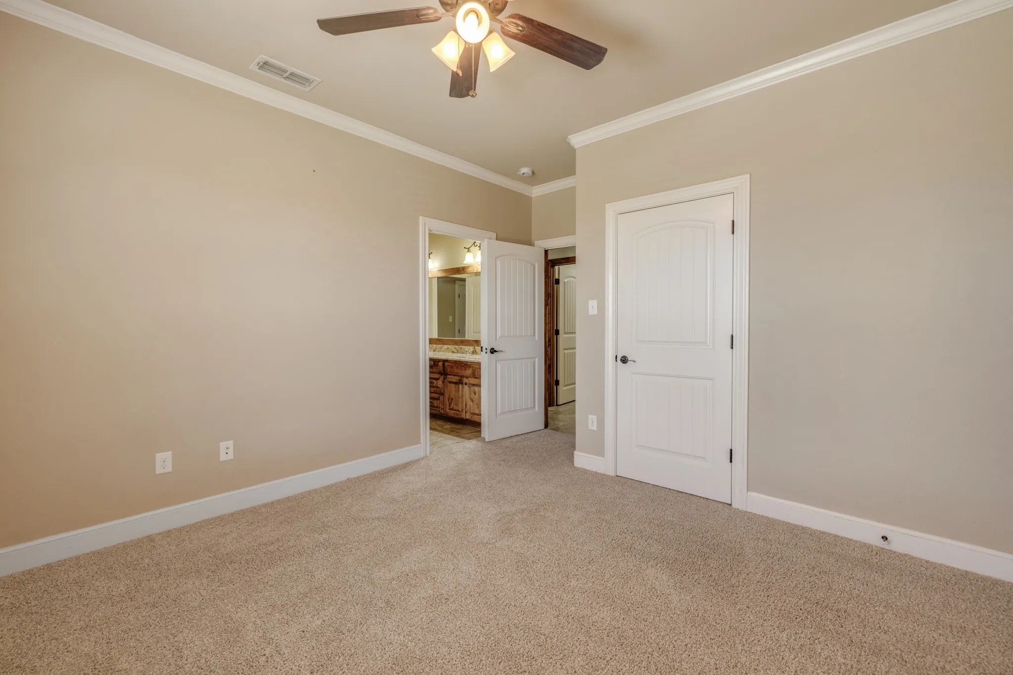 Single Family Residence For Sale in Taylor County , 181 Cougar Run, Tuscola, Texas 79562, 5 Bedroom, 3 Bathroom, 3 Garage spaces, 2,543 Sqft, built in 2014, mls#21388554, Real Estate Agent in Tuscola, Homes For Sale in Taylor county, Homes For Sale in Tuscola, Realtor in Tuscola Texas, Real Estate Brokerage Independent Realty Texas, Luminita Cordes Realtor