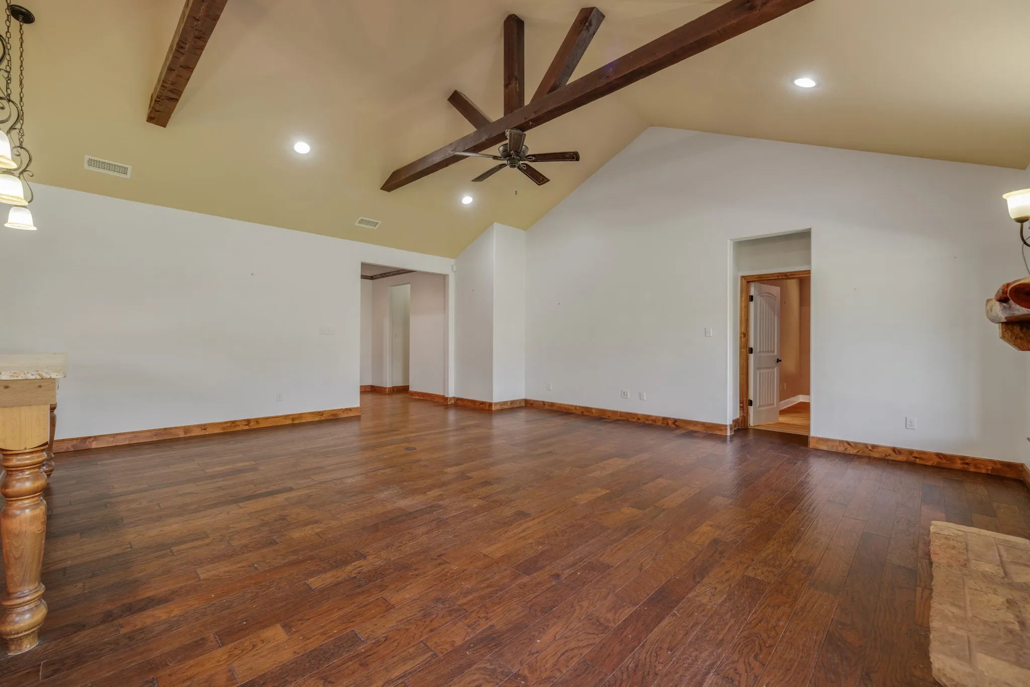 Single Family Residence For Sale in Taylor County , 181 Cougar Run, Tuscola, Texas 79562, 5 Bedroom, 3 Bathroom, 3 Garage spaces, 2,543 Sqft, built in 2014, mls#21388554, Real Estate Agent in Tuscola, Homes For Sale in Taylor county, Homes For Sale in Tuscola, Realtor in Tuscola Texas, Real Estate Brokerage Independent Realty Texas, Luminita Cordes Realtor