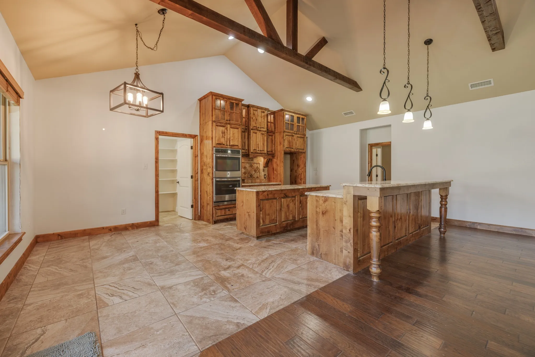Single Family Residence For Sale in Taylor County , 181 Cougar Run, Tuscola, Texas 79562, 5 Bedroom, 3 Bathroom, 3 Garage spaces, 2,543 Sqft, built in 2014, mls#21388554, Real Estate Agent in Tuscola, Homes For Sale in Taylor county, Homes For Sale in Tuscola, Realtor in Tuscola Texas, Real Estate Brokerage Independent Realty Texas, Luminita Cordes Realtor