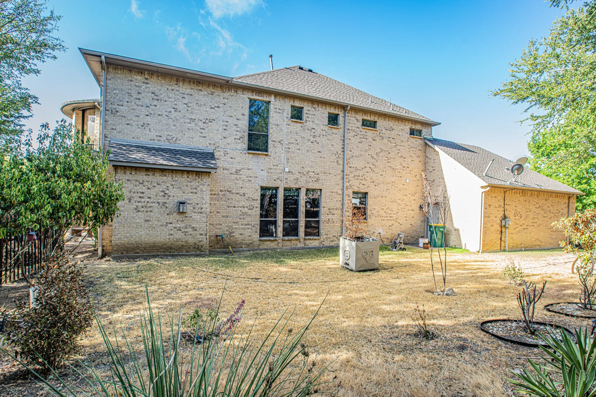 Single Family Residence For Sale in Dallas County , 1552 Cypress Bend Drive, Cedar Hill, Texas 75104, 5 Bedroom, 6 Bathroom, 3 Garage spaces, 4,913 Sqft, built in 2006, mls#21388944, Real Estate Agent in Cedar Hill, Homes For Sale in Dallas county, Homes For Sale in Cedar Hill, Realtor in Cedar Hill Texas, Real Estate Brokerage Independent Realty Texas, Luminita Cordes Realtor