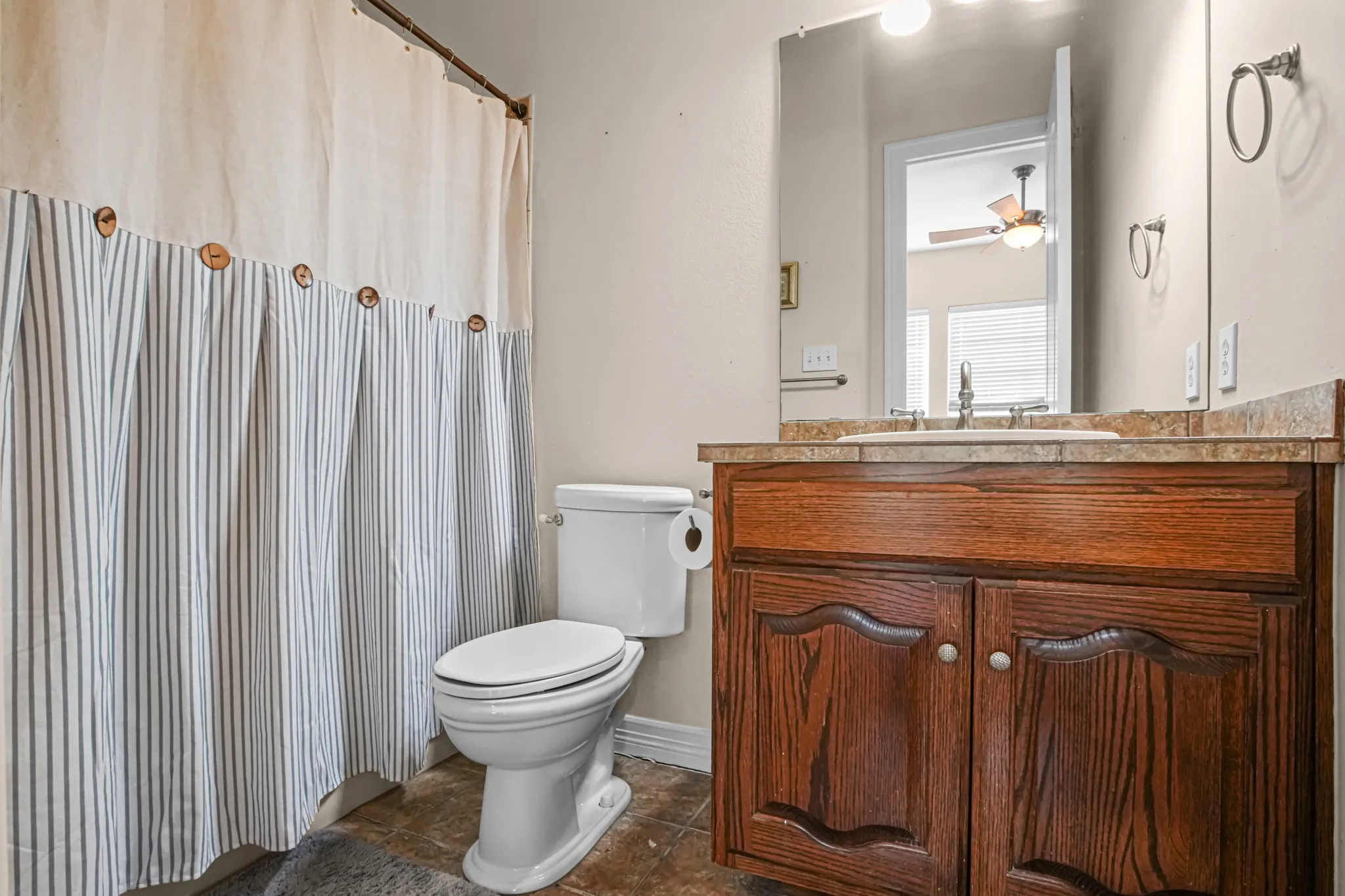 Single Family Residence For Sale in Dallas County , 1552 Cypress Bend Drive, Cedar Hill, Texas 75104, 5 Bedroom, 6 Bathroom, 3 Garage spaces, 4,913 Sqft, built in 2006, mls#21388944, Real Estate Agent in Cedar Hill, Homes For Sale in Dallas county, Homes For Sale in Cedar Hill, Realtor in Cedar Hill Texas, Real Estate Brokerage Independent Realty Texas, Luminita Cordes Realtor