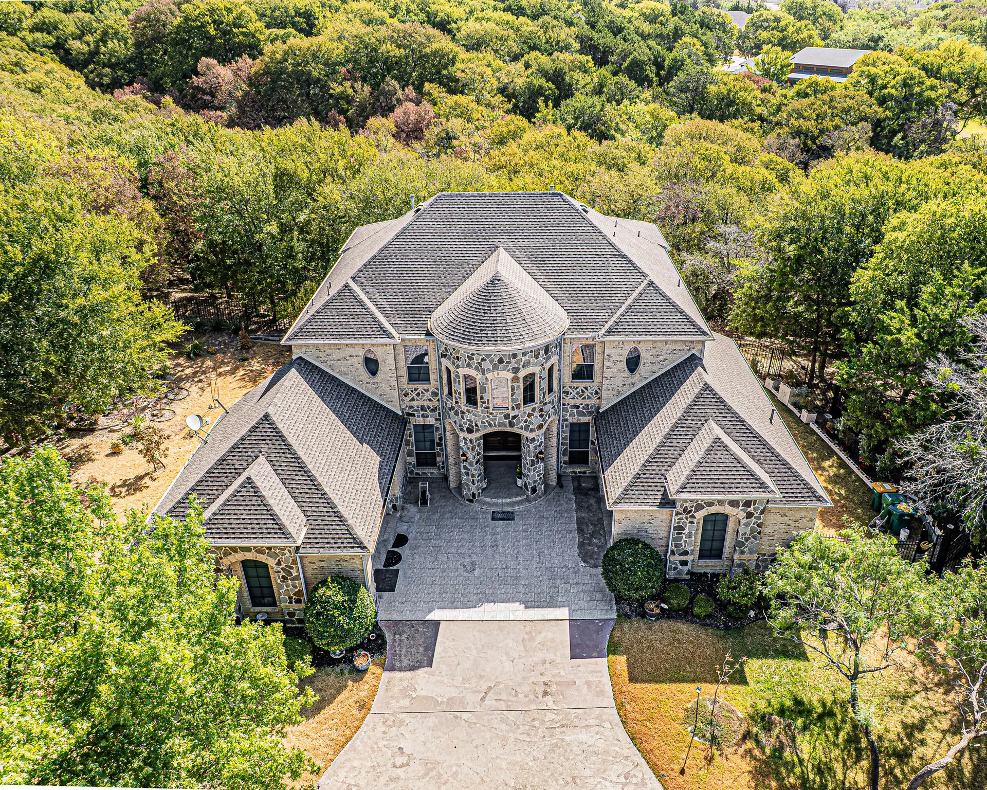 Single Family Residence For Sale in Dallas County , 1552 Cypress Bend Drive, Cedar Hill, Texas 75104, 5 Bedroom, 6 Bathroom, 3 Garage spaces, 4,913 Sqft, built in 2006, mls#21388944, Real Estate Agent in Cedar Hill, Homes For Sale in Dallas county, Homes For Sale in Cedar Hill, Realtor in Cedar Hill Texas, Real Estate Brokerage Independent Realty Texas, Luminita Cordes Realtor