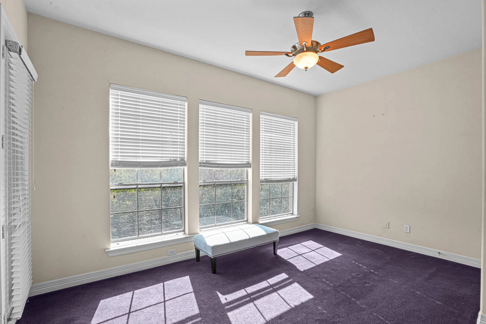 Single Family Residence For Sale in Dallas County , 1552 Cypress Bend Drive, Cedar Hill, Texas 75104, 5 Bedroom, 6 Bathroom, 3 Garage spaces, 4,913 Sqft, built in 2006, mls#21388944, Real Estate Agent in Cedar Hill, Homes For Sale in Dallas county, Homes For Sale in Cedar Hill, Realtor in Cedar Hill Texas, Real Estate Brokerage Independent Realty Texas, Luminita Cordes Realtor