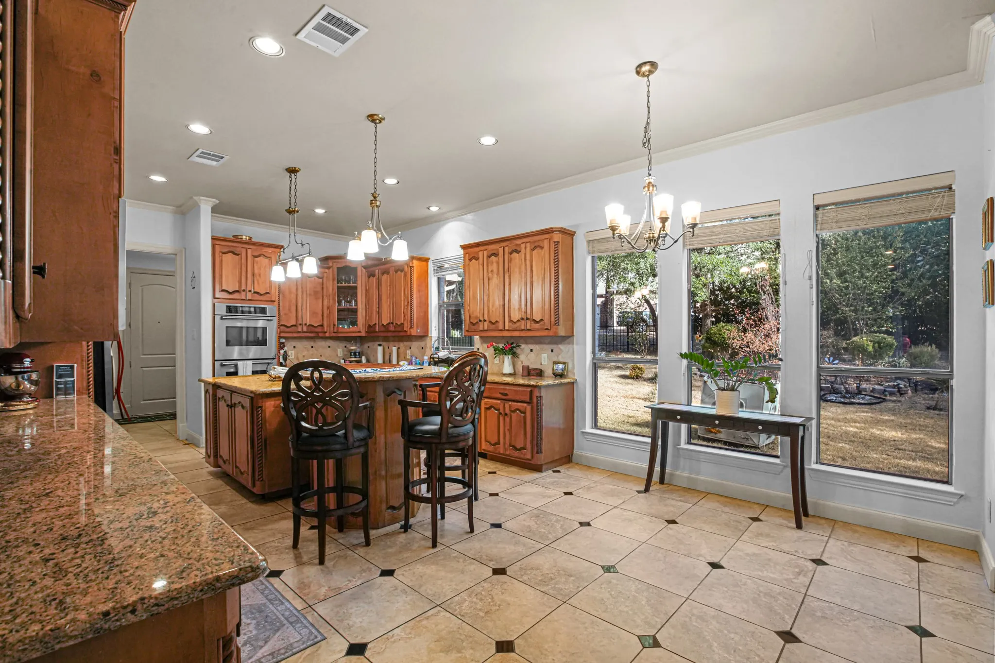 Single Family Residence For Sale in Dallas County , 1552 Cypress Bend Drive, Cedar Hill, Texas 75104, 5 Bedroom, 6 Bathroom, 3 Garage spaces, 4,913 Sqft, built in 2006, mls#21388944, Real Estate Agent in Cedar Hill, Homes For Sale in Dallas county, Homes For Sale in Cedar Hill, Realtor in Cedar Hill Texas, Real Estate Brokerage Independent Realty Texas, Luminita Cordes Realtor