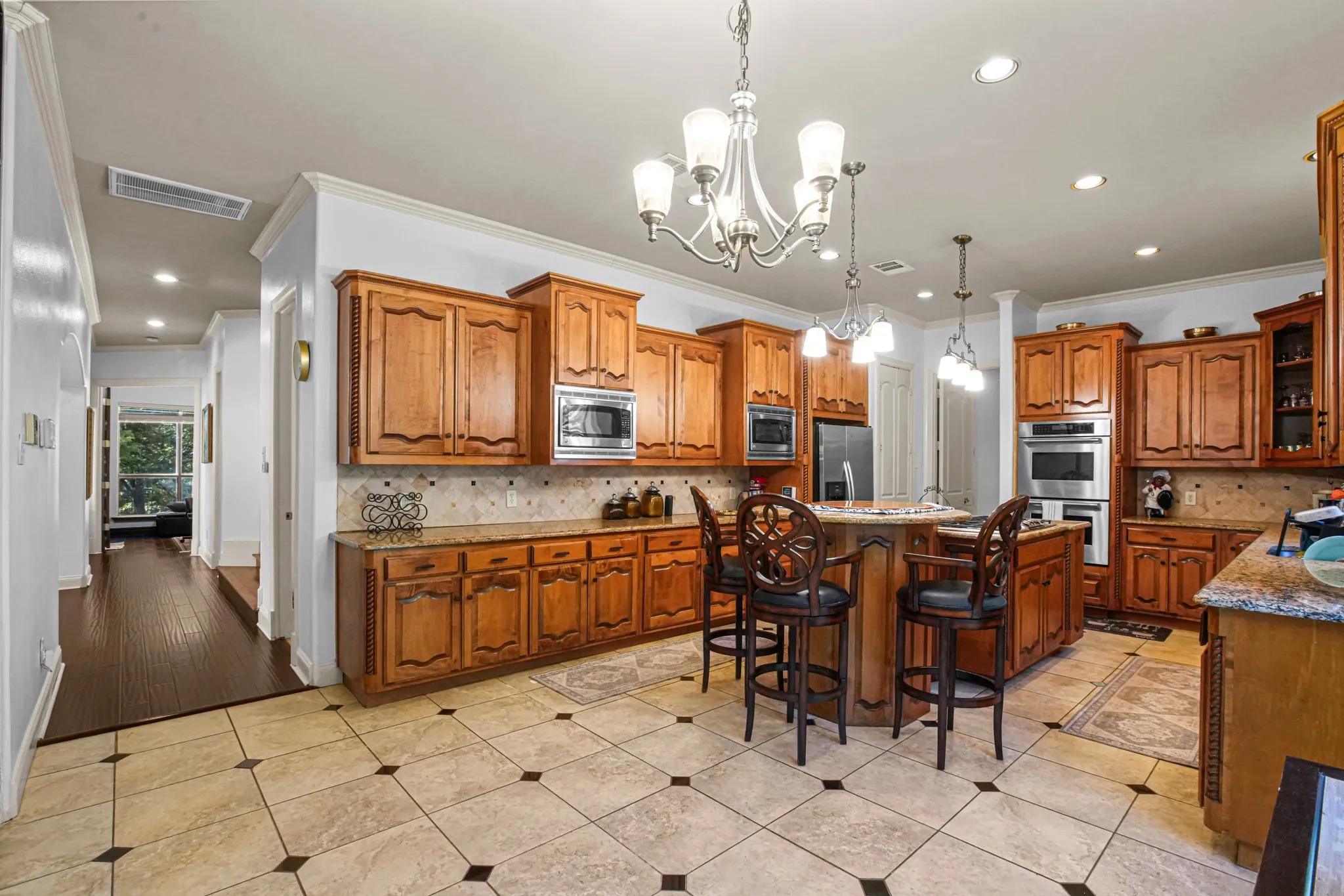 Single Family Residence For Sale in Dallas County , 1552 Cypress Bend Drive, Cedar Hill, Texas 75104, 5 Bedroom, 6 Bathroom, 3 Garage spaces, 4,913 Sqft, built in 2006, mls#21388944, Real Estate Agent in Cedar Hill, Homes For Sale in Dallas county, Homes For Sale in Cedar Hill, Realtor in Cedar Hill Texas, Real Estate Brokerage Independent Realty Texas, Luminita Cordes Realtor
