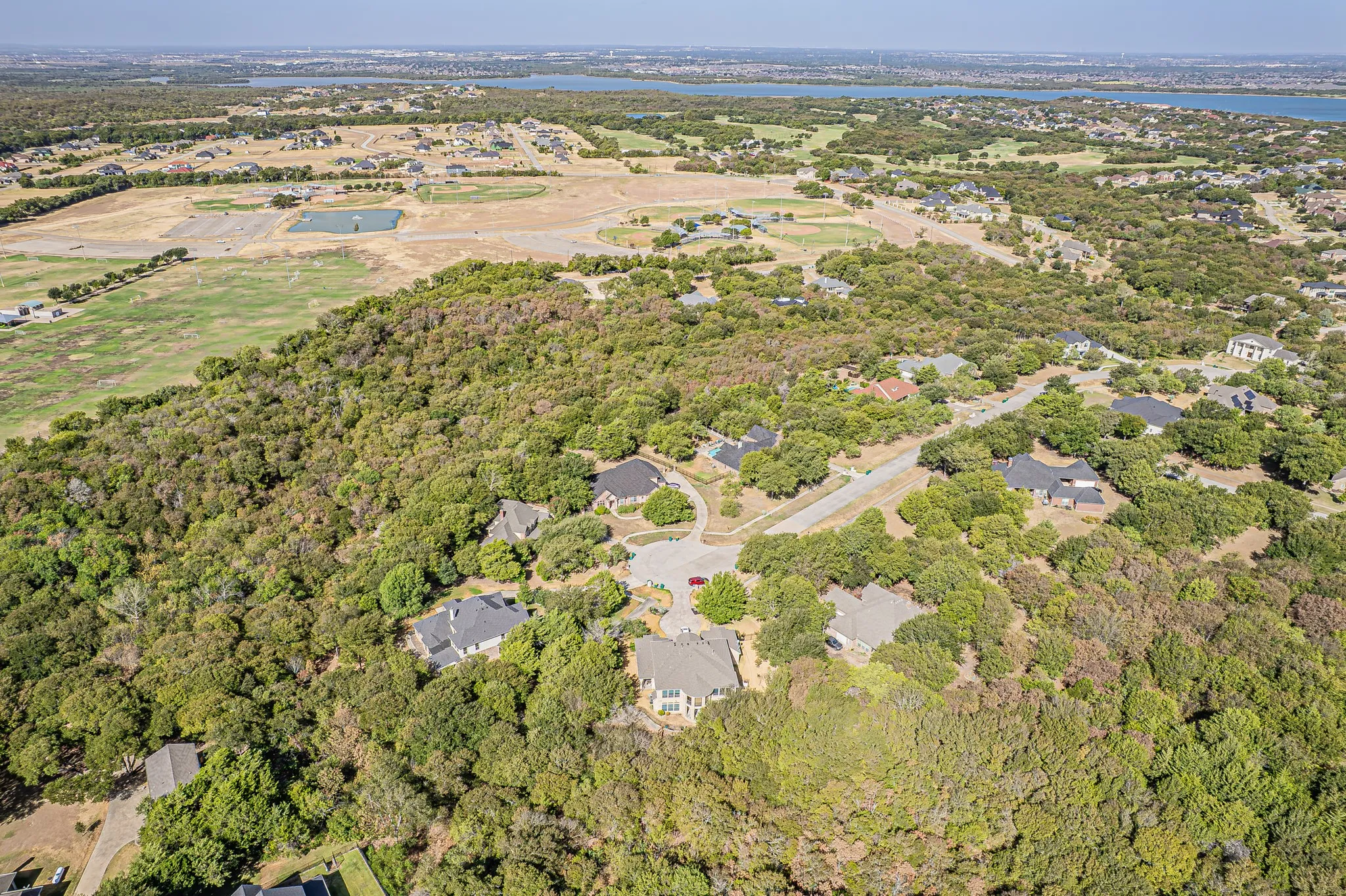 Single Family Residence For Sale in Dallas County , 1552 Cypress Bend Drive, Cedar Hill, Texas 75104, 5 Bedroom, 6 Bathroom, 3 Garage spaces, 4,913 Sqft, built in 2006, mls#21388944, Real Estate Agent in Cedar Hill, Homes For Sale in Dallas county, Homes For Sale in Cedar Hill, Realtor in Cedar Hill Texas, Real Estate Brokerage Independent Realty Texas, Luminita Cordes Realtor