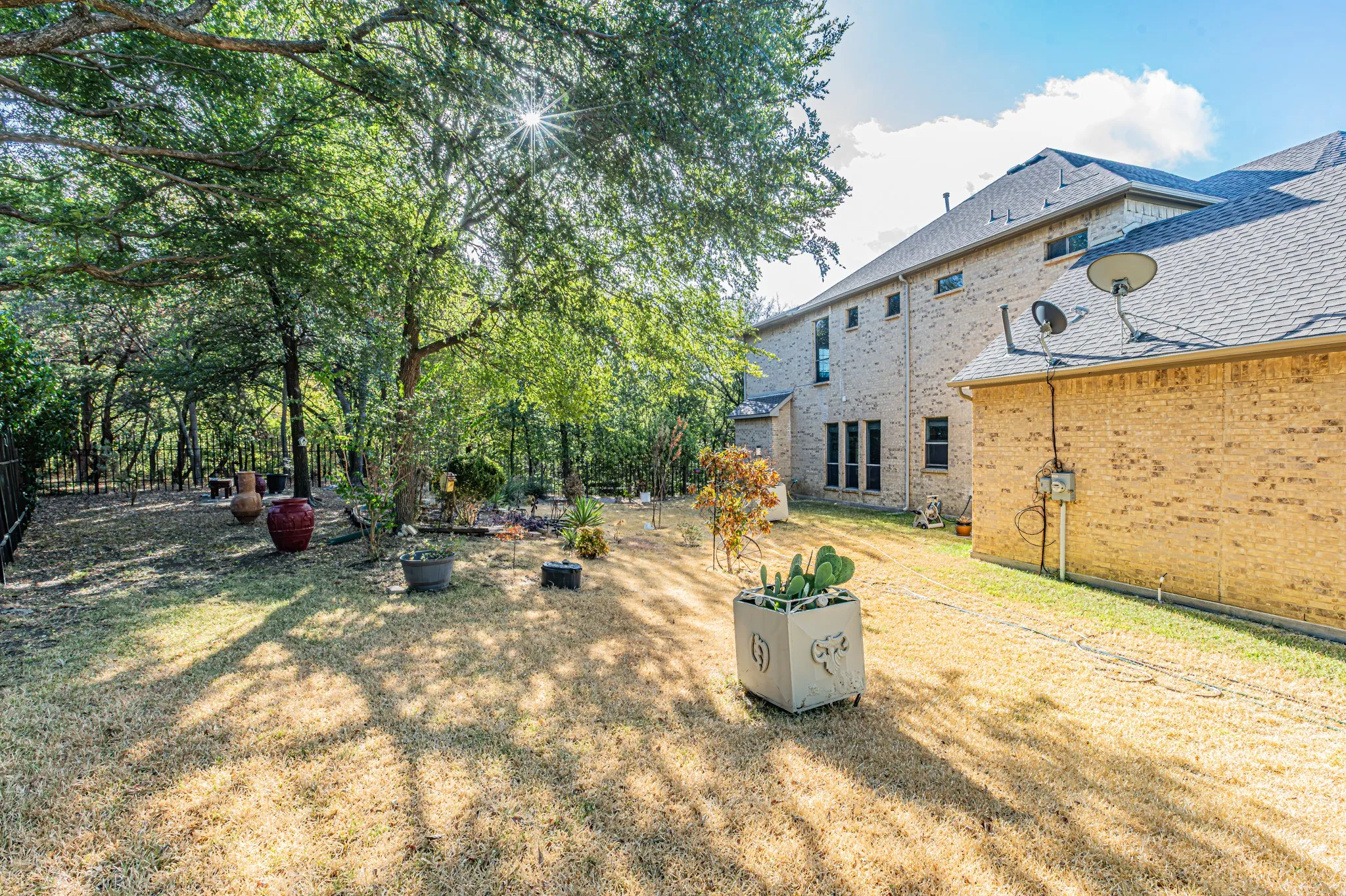 Single Family Residence For Sale in Dallas County , 1552 Cypress Bend Drive, Cedar Hill, Texas 75104, 5 Bedroom, 6 Bathroom, 3 Garage spaces, 4,913 Sqft, built in 2006, mls#21388944, Real Estate Agent in Cedar Hill, Homes For Sale in Dallas county, Homes For Sale in Cedar Hill, Realtor in Cedar Hill Texas, Real Estate Brokerage Independent Realty Texas, Luminita Cordes Realtor
