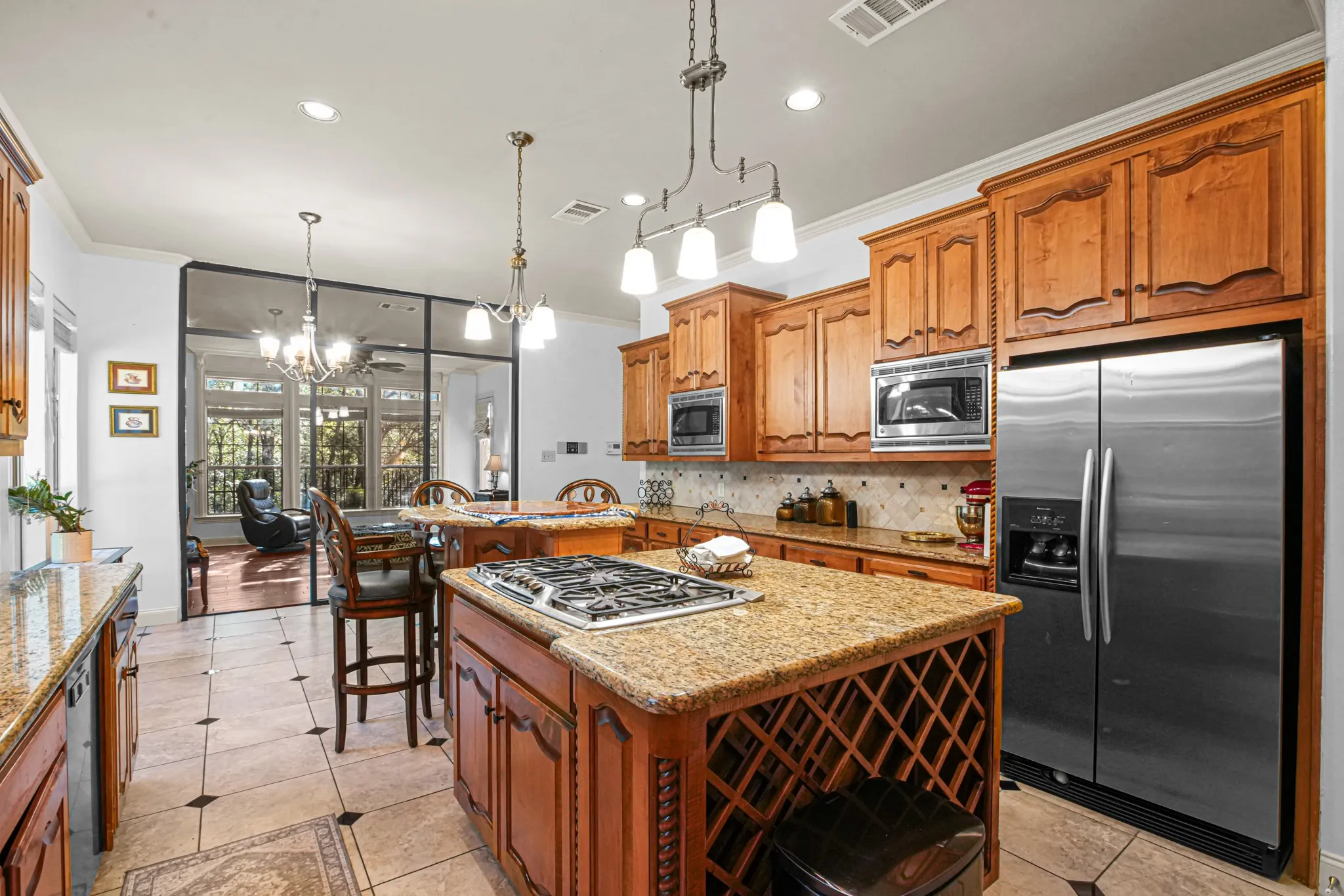 Single Family Residence For Sale in Dallas County , 1552 Cypress Bend Drive, Cedar Hill, Texas 75104, 5 Bedroom, 6 Bathroom, 3 Garage spaces, 4,913 Sqft, built in 2006, mls#21388944, Real Estate Agent in Cedar Hill, Homes For Sale in Dallas county, Homes For Sale in Cedar Hill, Realtor in Cedar Hill Texas, Real Estate Brokerage Independent Realty Texas, Luminita Cordes Realtor