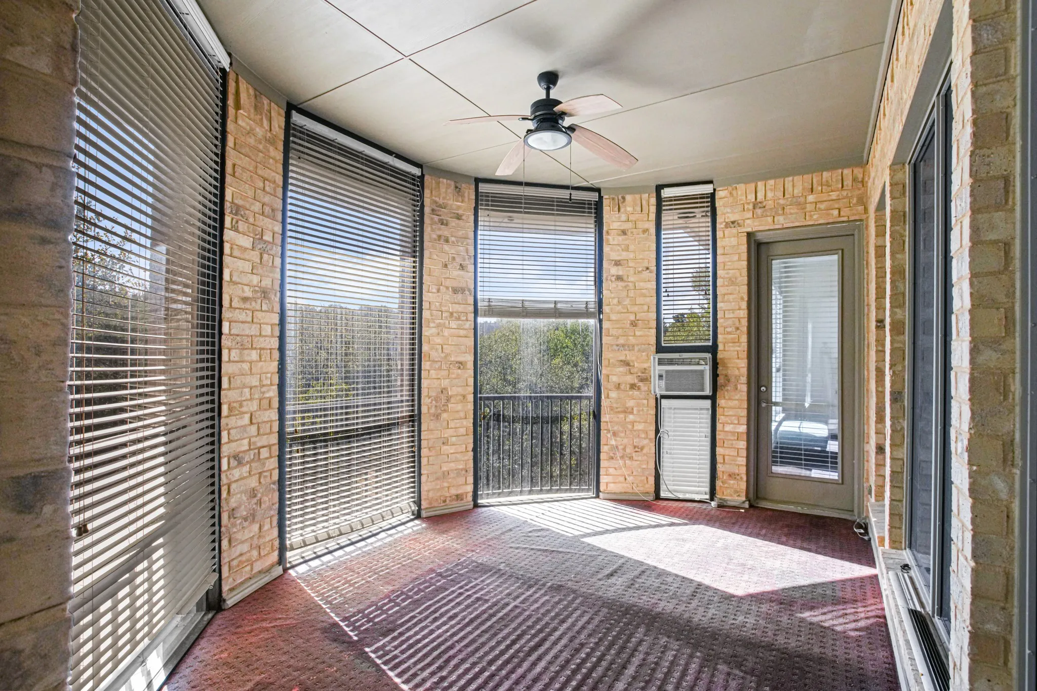 Single Family Residence For Sale in Dallas County , 1552 Cypress Bend Drive, Cedar Hill, Texas 75104, 5 Bedroom, 6 Bathroom, 3 Garage spaces, 4,913 Sqft, built in 2006, mls#21388944, Real Estate Agent in Cedar Hill, Homes For Sale in Dallas county, Homes For Sale in Cedar Hill, Realtor in Cedar Hill Texas, Real Estate Brokerage Independent Realty Texas, Luminita Cordes Realtor
