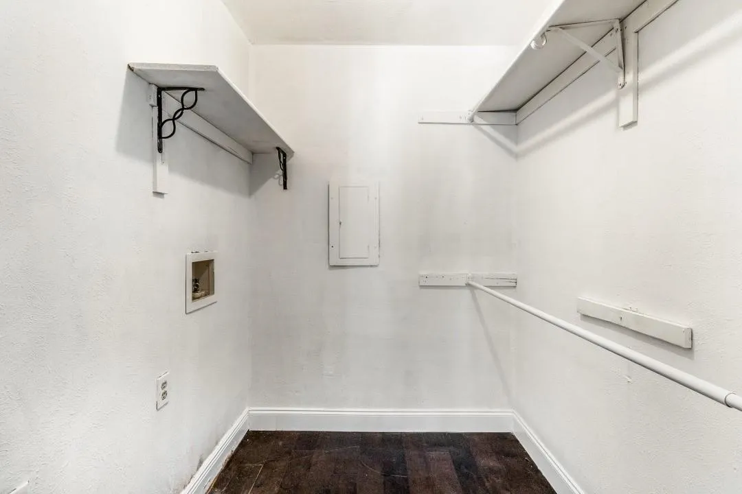 Condominium For Rent in Dallas County , 8110 Skillman Street 2019, Dallas, Texas 75231, 1 Bedroom, 1 Bathroom, Garage spaces, 569 Sqft, built in 1980, mls#21389135, Real Estate Agent in Dallas, Homes For Rent in Dallas county, Homes For Rent in Dallas, Realtor in Dallas Texas, Real Estate Brokerage Independent Realty Texas, Luminita Cordes Realtor