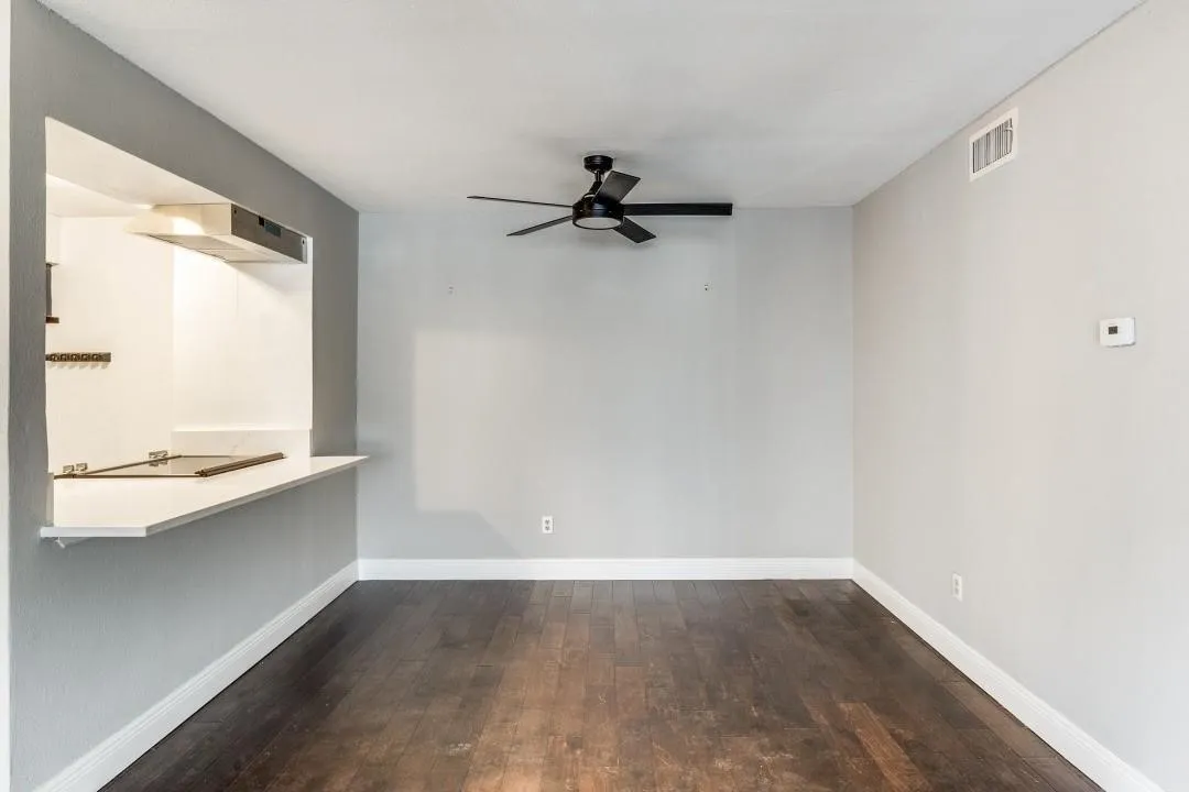 Condominium For Rent in Dallas County , 8110 Skillman Street 2019, Dallas, Texas 75231, 1 Bedroom, 1 Bathroom, Garage spaces, 569 Sqft, built in 1980, mls#21389135, Real Estate Agent in Dallas, Homes For Rent in Dallas county, Homes For Rent in Dallas, Realtor in Dallas Texas, Real Estate Brokerage Independent Realty Texas, Luminita Cordes Realtor