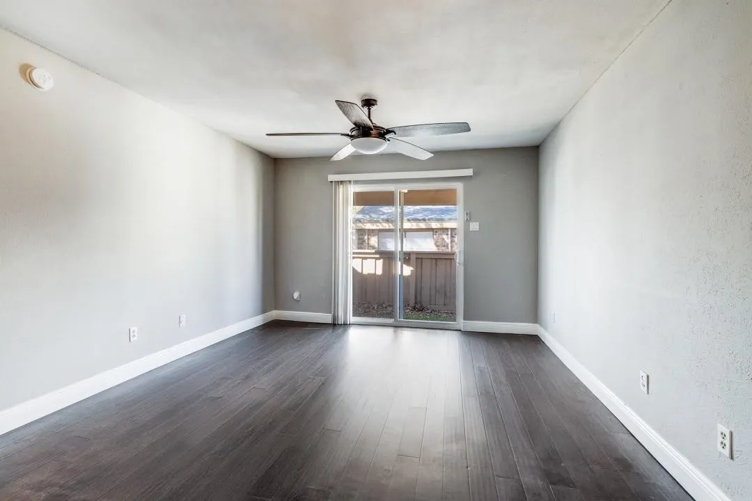Condominium For Rent in Dallas County , 8110 Skillman Street 2019, Dallas, Texas 75231, 1 Bedroom, 1 Bathroom, Garage spaces, 569 Sqft, built in 1980, mls#21389135, Real Estate Agent in Dallas, Homes For Rent in Dallas county, Homes For Rent in Dallas, Realtor in Dallas Texas, Real Estate Brokerage Independent Realty Texas, Luminita Cordes Realtor