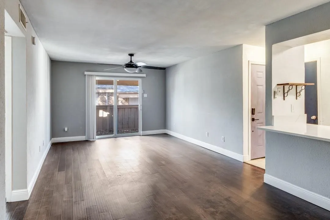 Condominium For Rent in Dallas County , 8110 Skillman Street 2019, Dallas, Texas 75231, 1 Bedroom, 1 Bathroom, Garage spaces, 569 Sqft, built in 1980, mls#21389135, Real Estate Agent in Dallas, Homes For Rent in Dallas county, Homes For Rent in Dallas, Realtor in Dallas Texas, Real Estate Brokerage Independent Realty Texas, Luminita Cordes Realtor